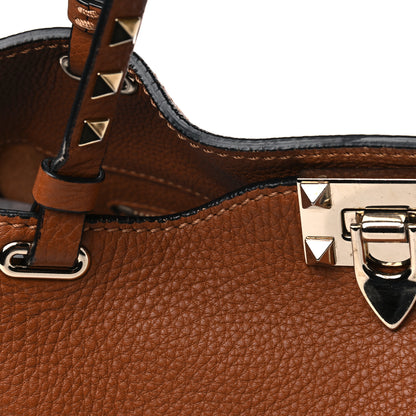 Valentino Garavani Pebbled Calfskin Medium Rockstud Tote Light Cuir 13 of 13