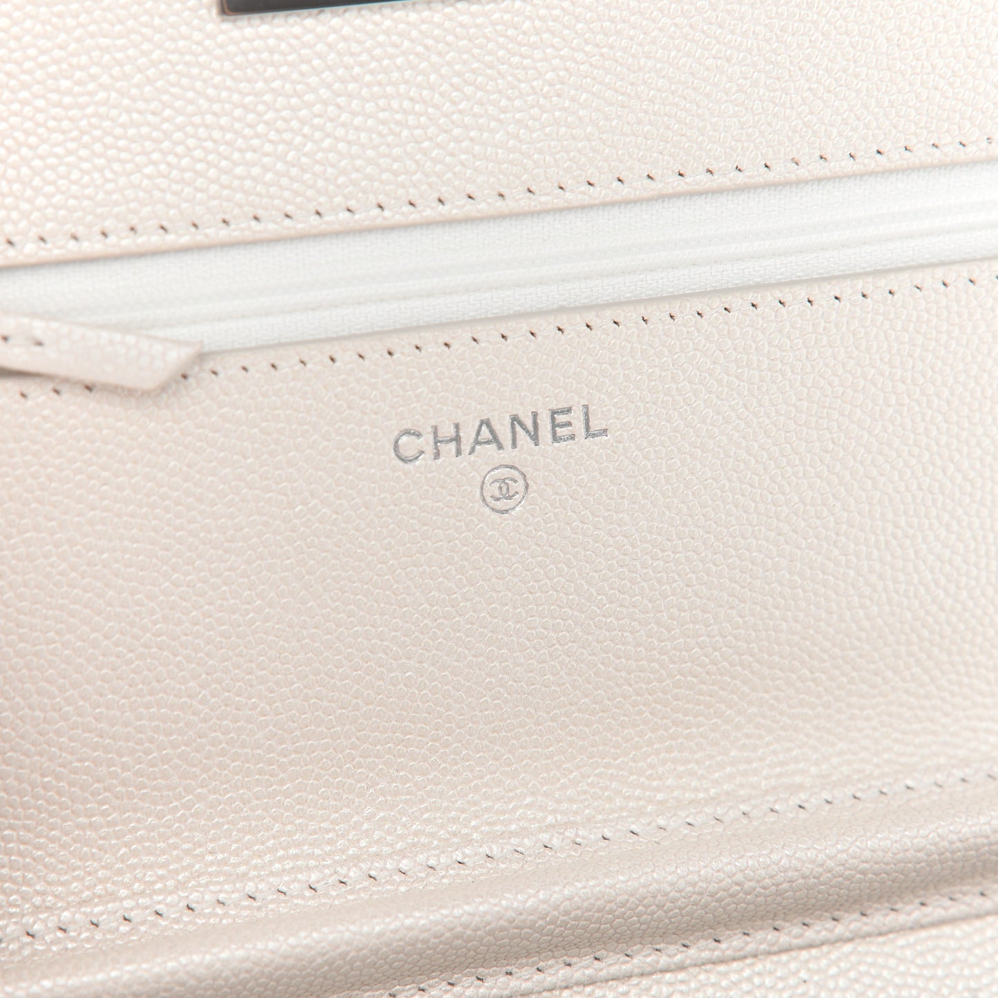 Iridescent Caviar Quilted Golden Class Wallet On Chain WOC White