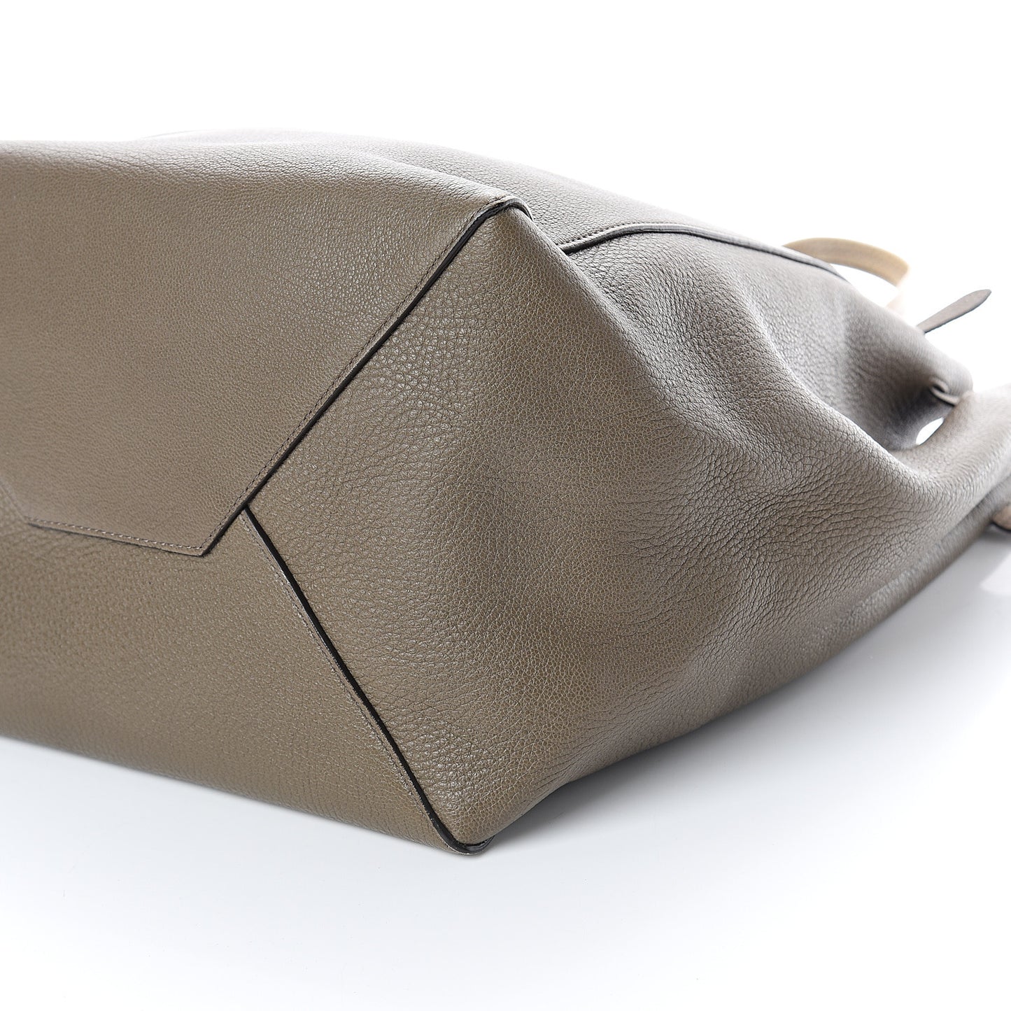 Soft Grained Calfskin Medium Belt Cabas Phantom Taupe