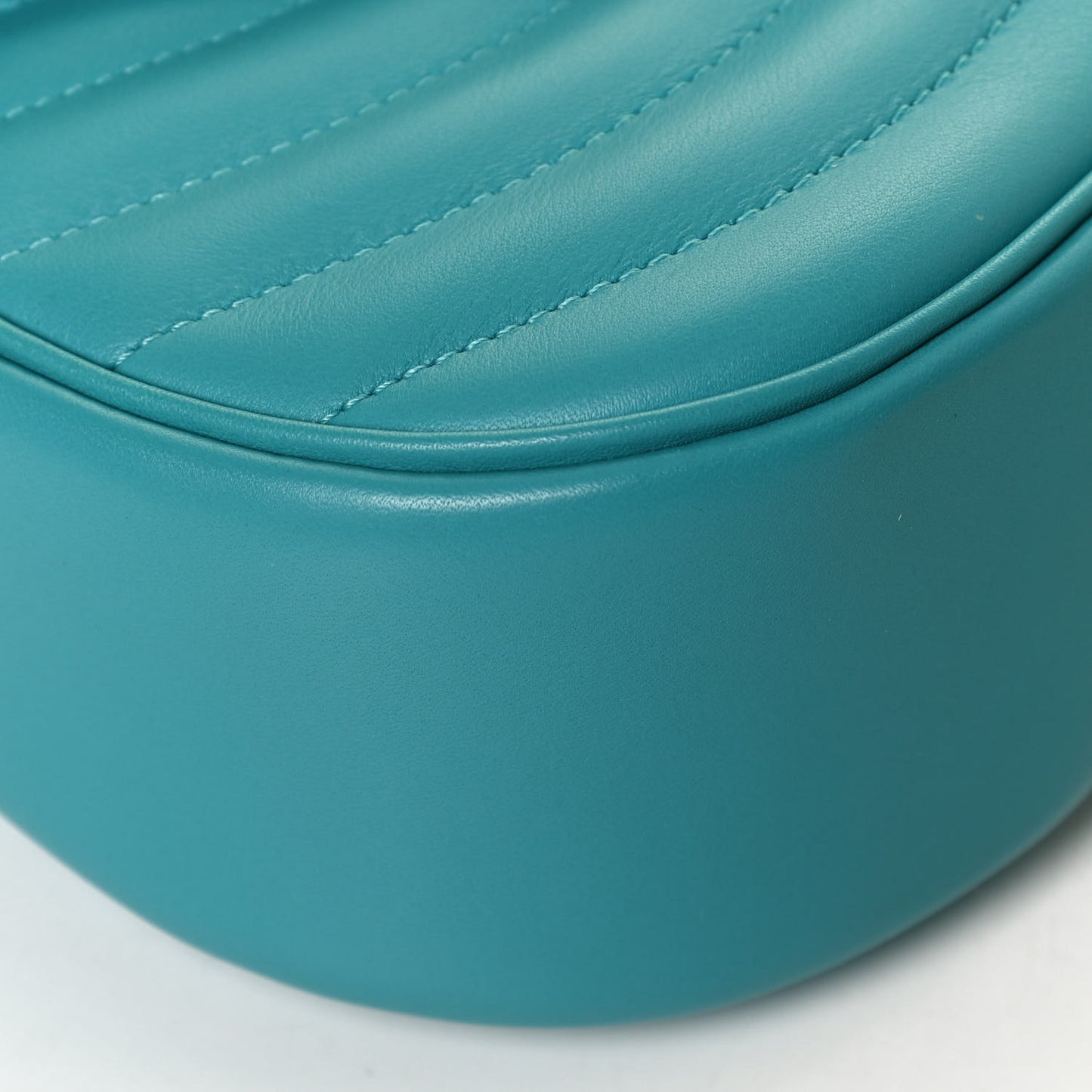 Calfskin New Wave Chain MM Malibu Green