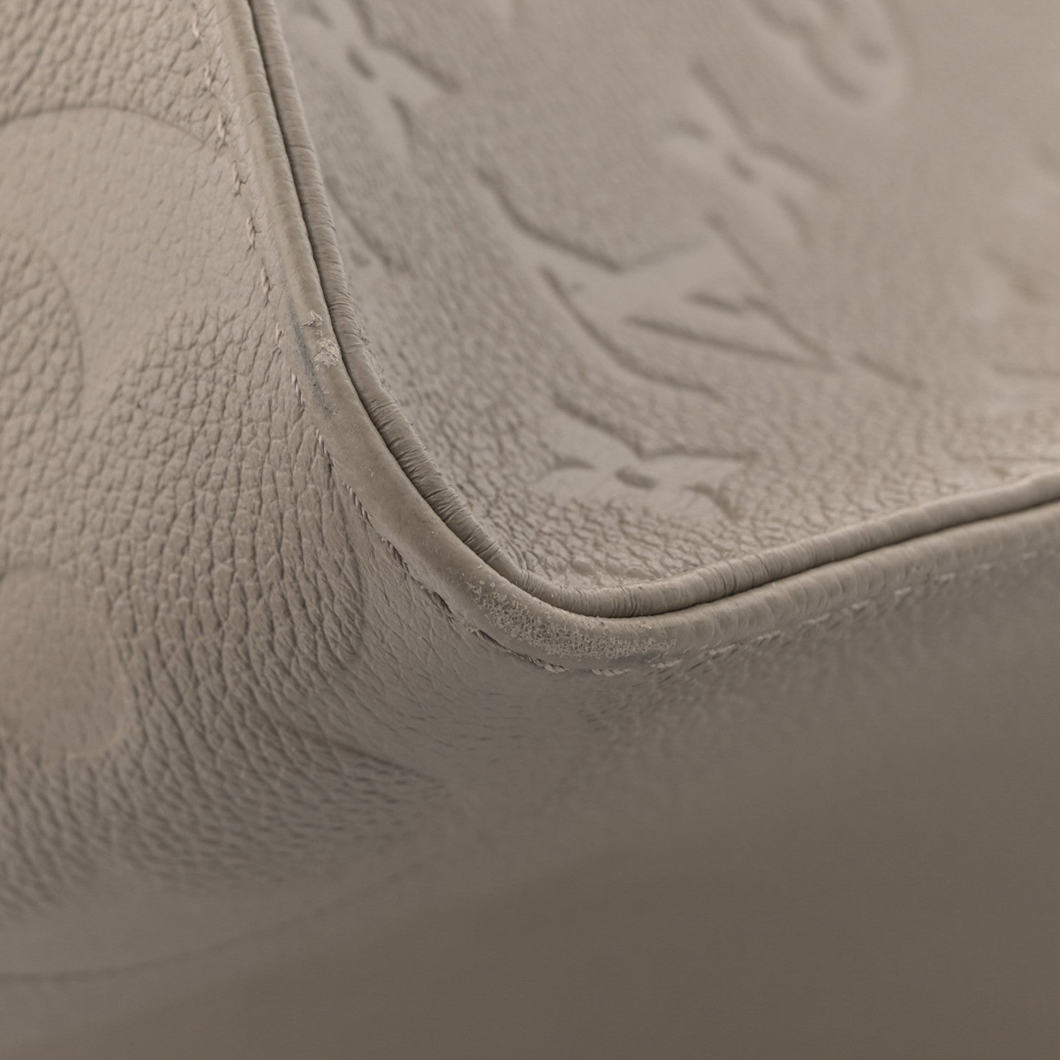 Louis Vuitton Empreinte Monogram Giant Onthego MM Tourterelle 10 of 10