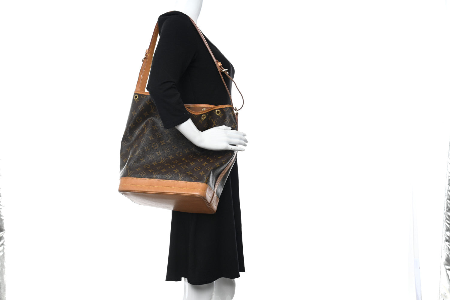 Louis Vuitton Monogram Noe 2 of 9
