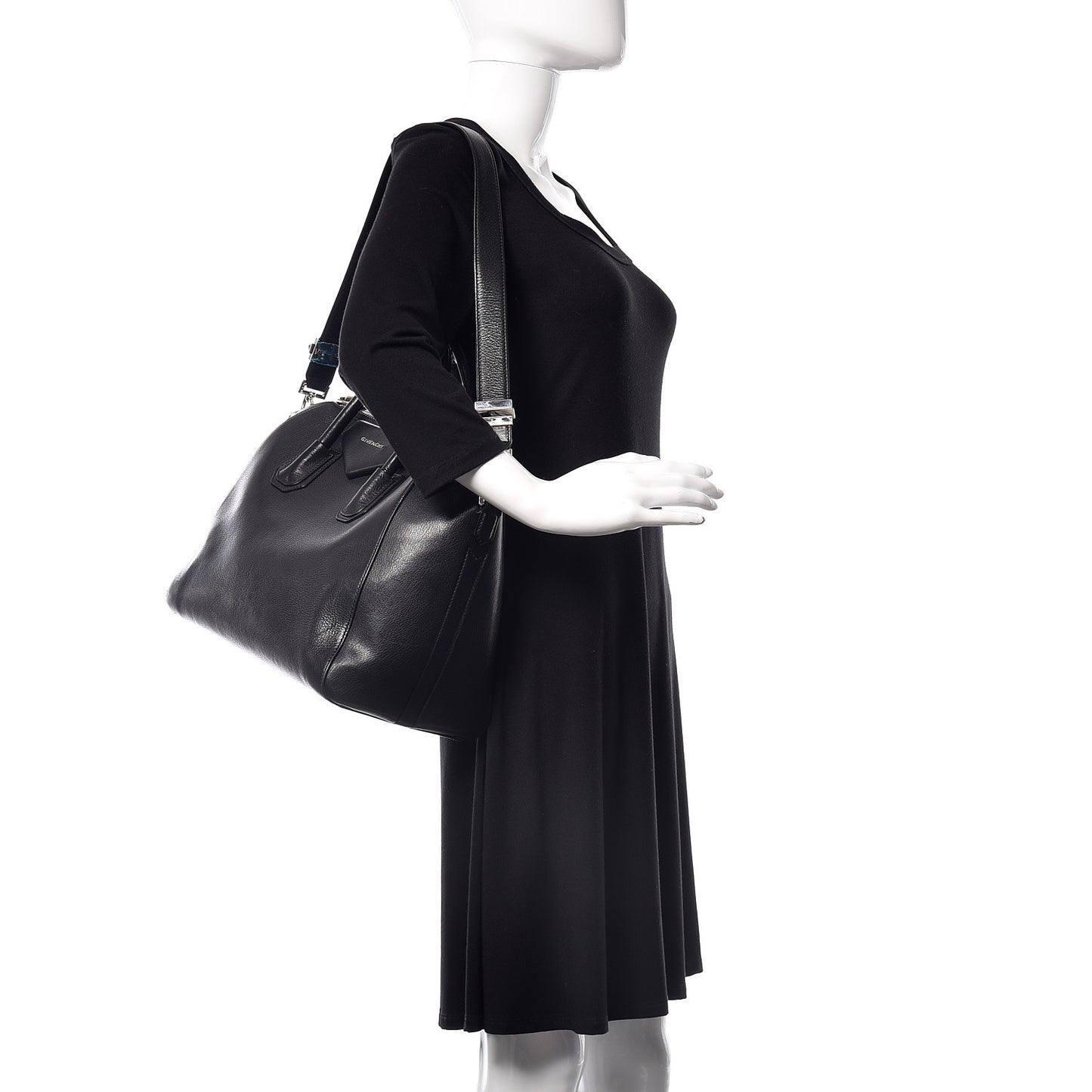 Sugar Goatskin Medium Antigona Black