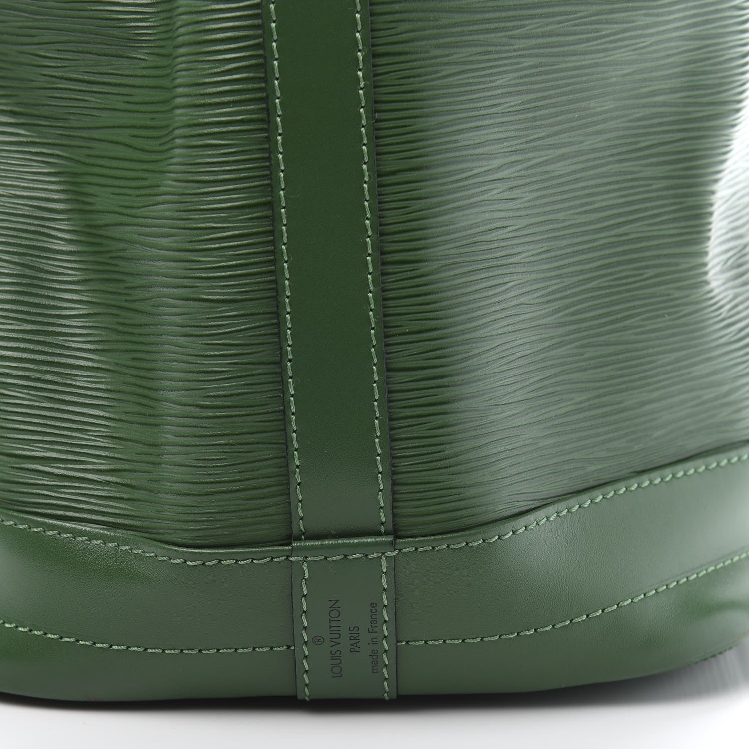 Louis Vuitton Epi Noe Borneo 11 of 13