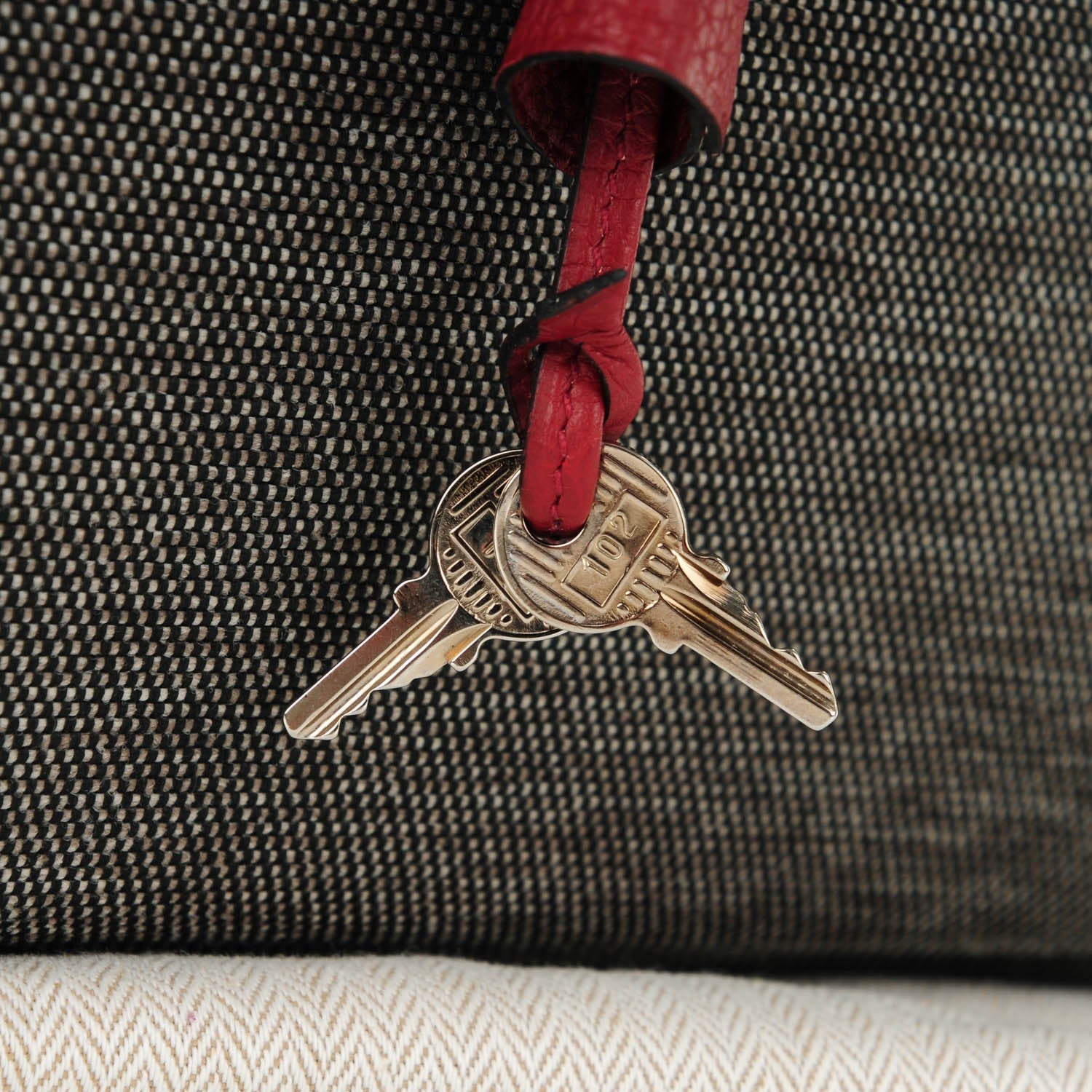 Hermes Toile Taurillon Clemence Victoria II 35 Rouge H 8 of 11