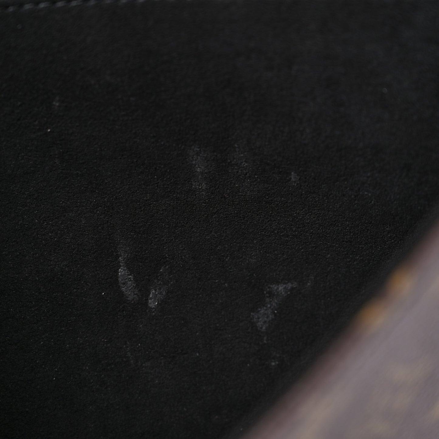 Reverse Monogram Pochette Metis