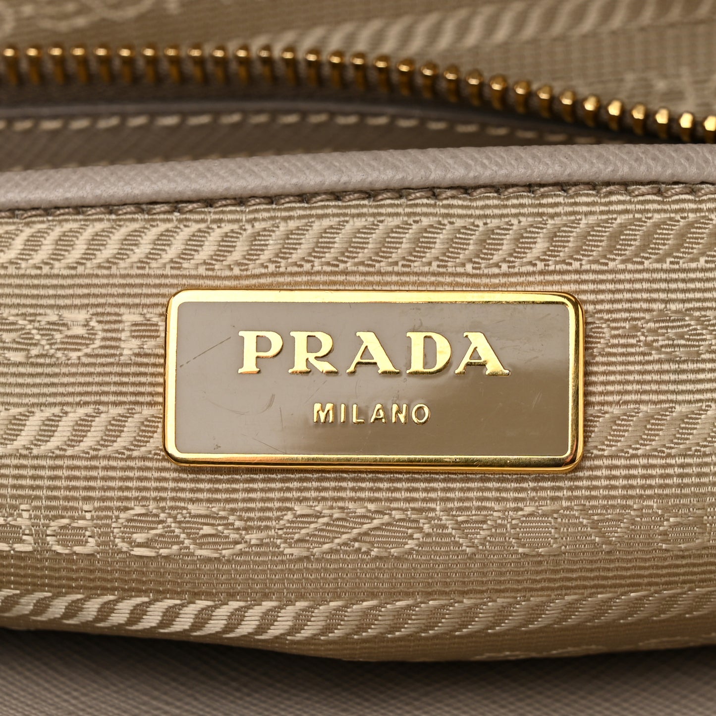 Saffiano Medium Galleria Double Zip Tote Pomice