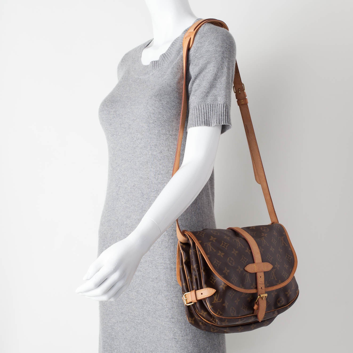 Louis Vuitton Monogram Saumur 30 2 of 9