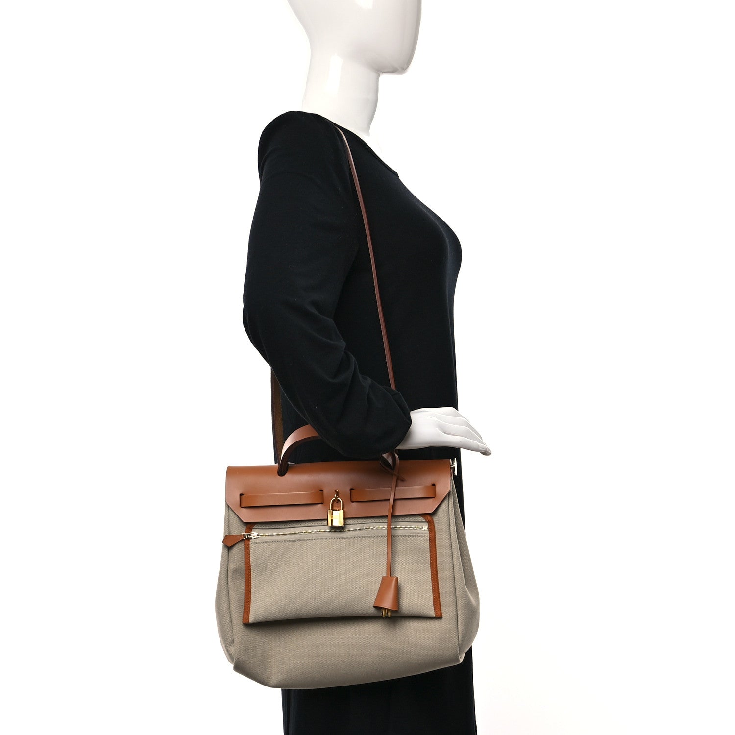 Hermes Military Toile Vache Hunter Herbag Zip Retourne 31 PM Beton Naturel 2 of 10