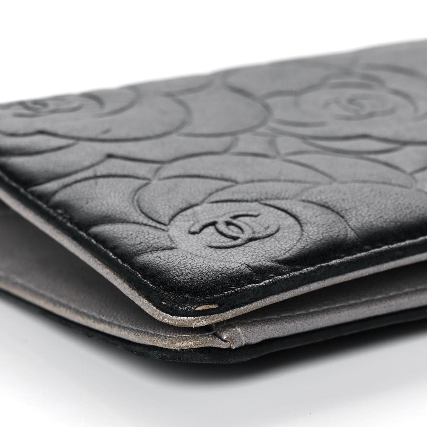 Lambskin Camellia Embossed Yen Wallet Black