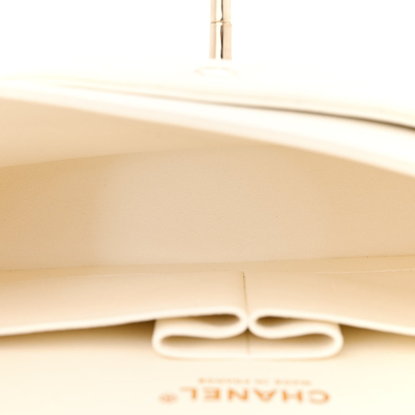 Caviar Quilted Medium Double Flap White