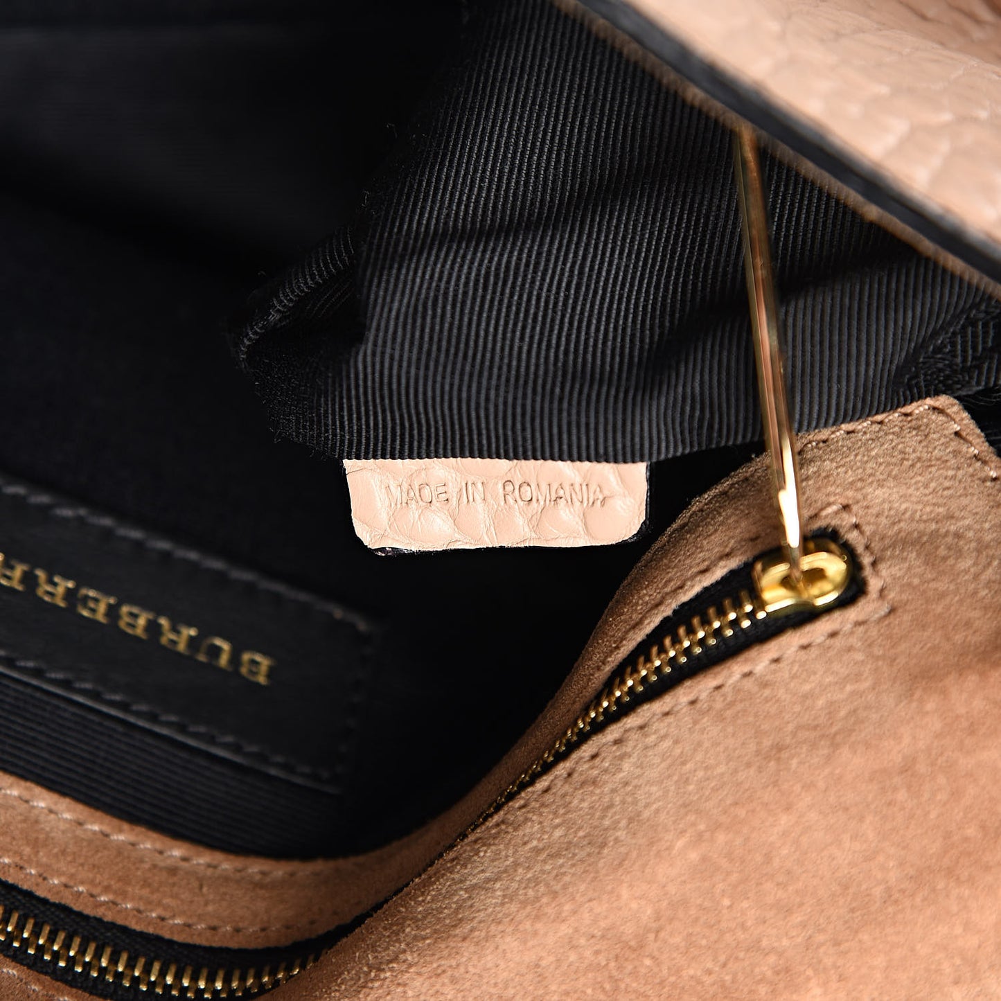 Signature Grain Medium Mildenhall Crossbody Bag Pale Apricot