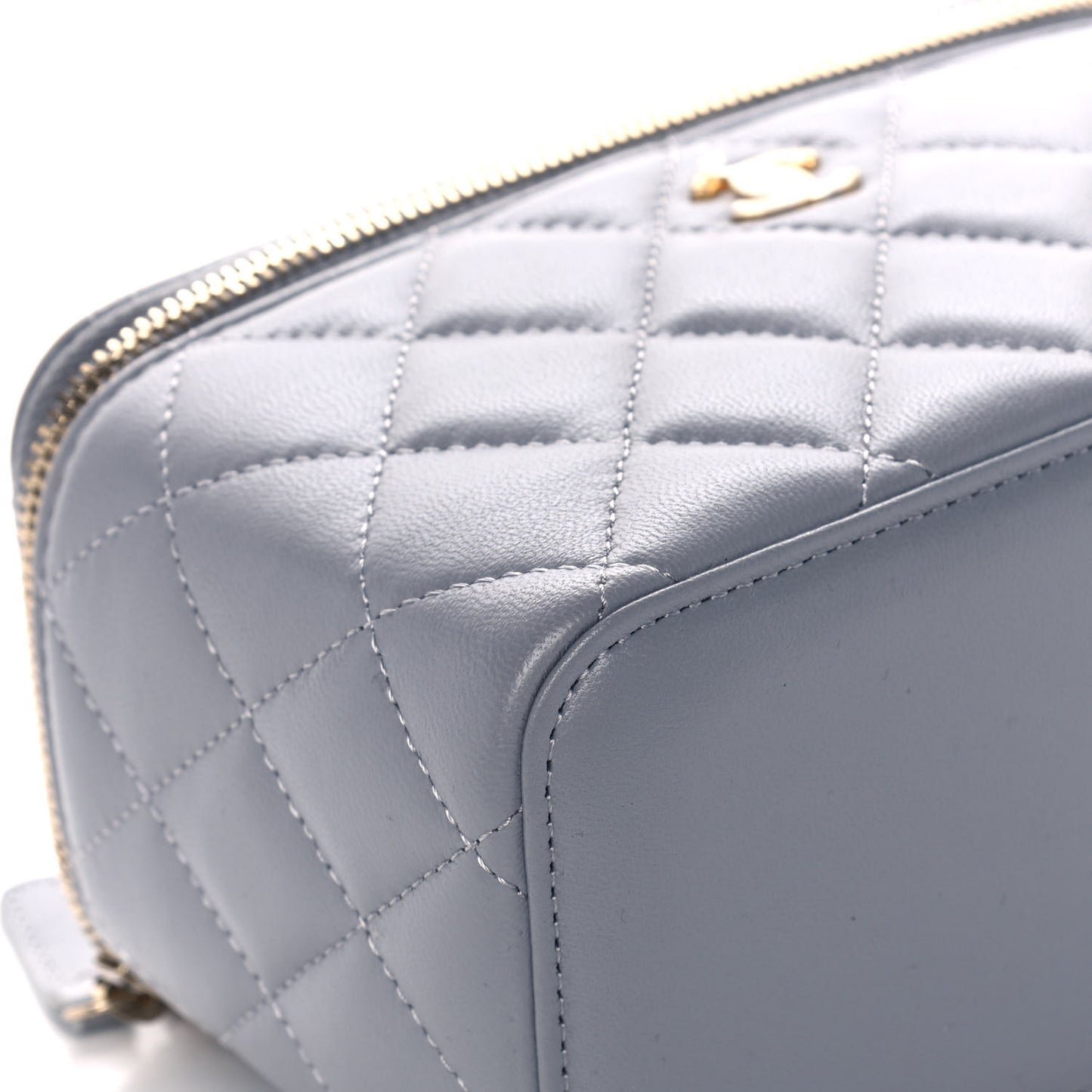 Lambskin Quilted Small Pearl Crush Vanity Case With Chain Grey