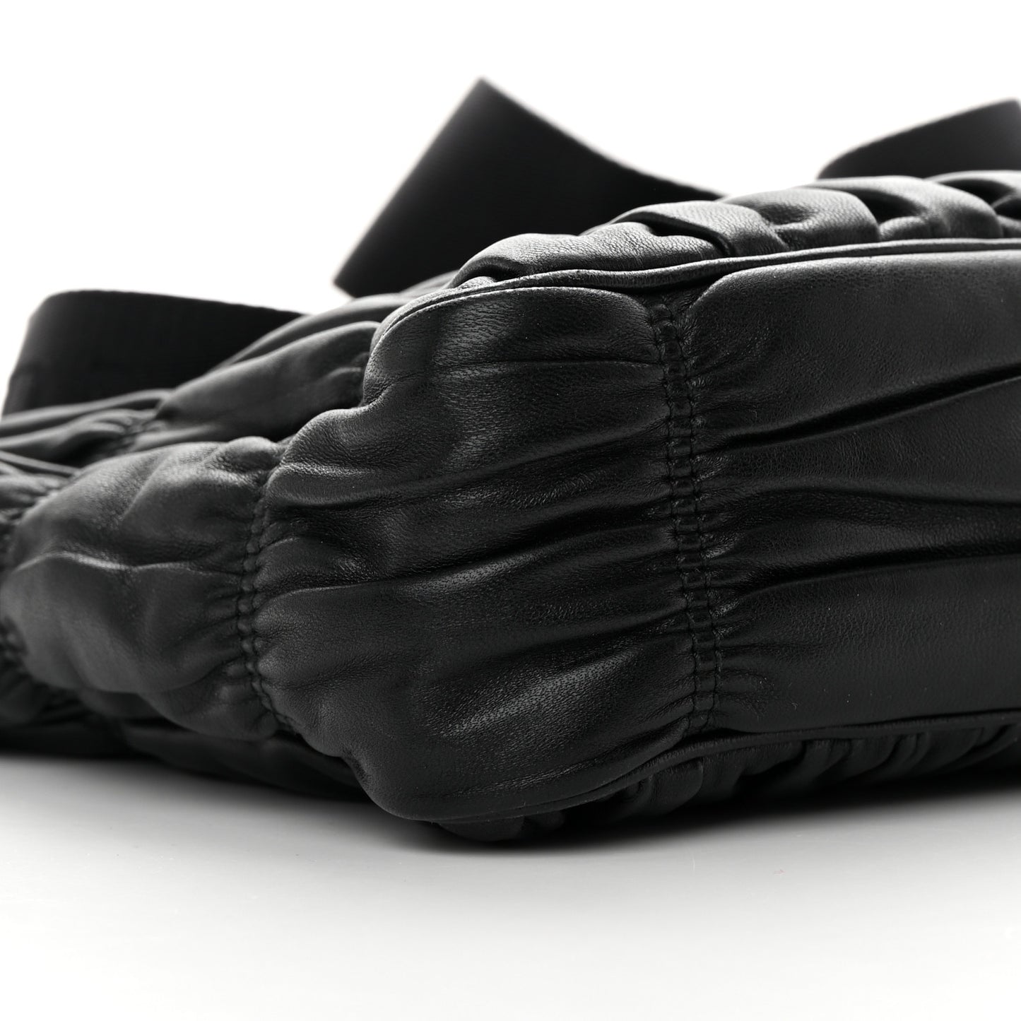 Nappa Gaufre Re-Edition 2005 Shoulder Bag Black