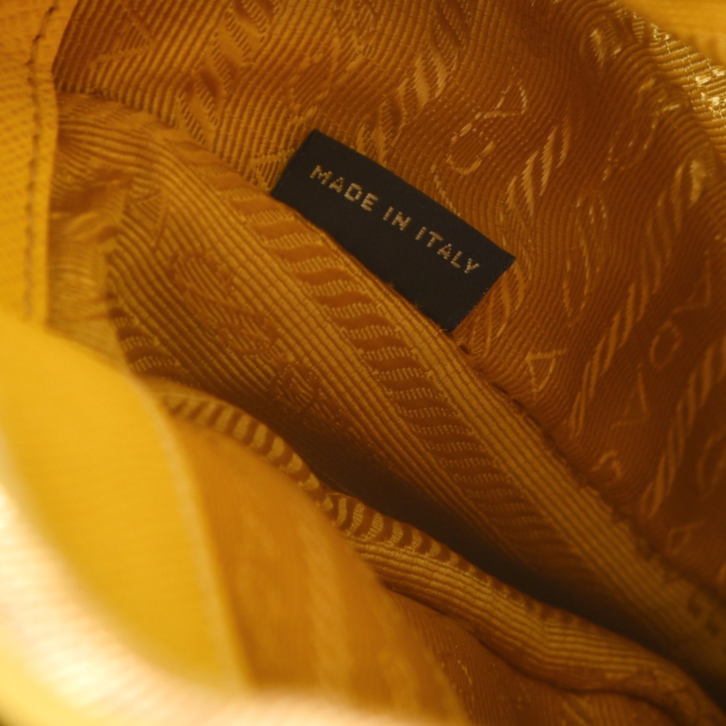 Saffiano Lux Medium Tote Girasole