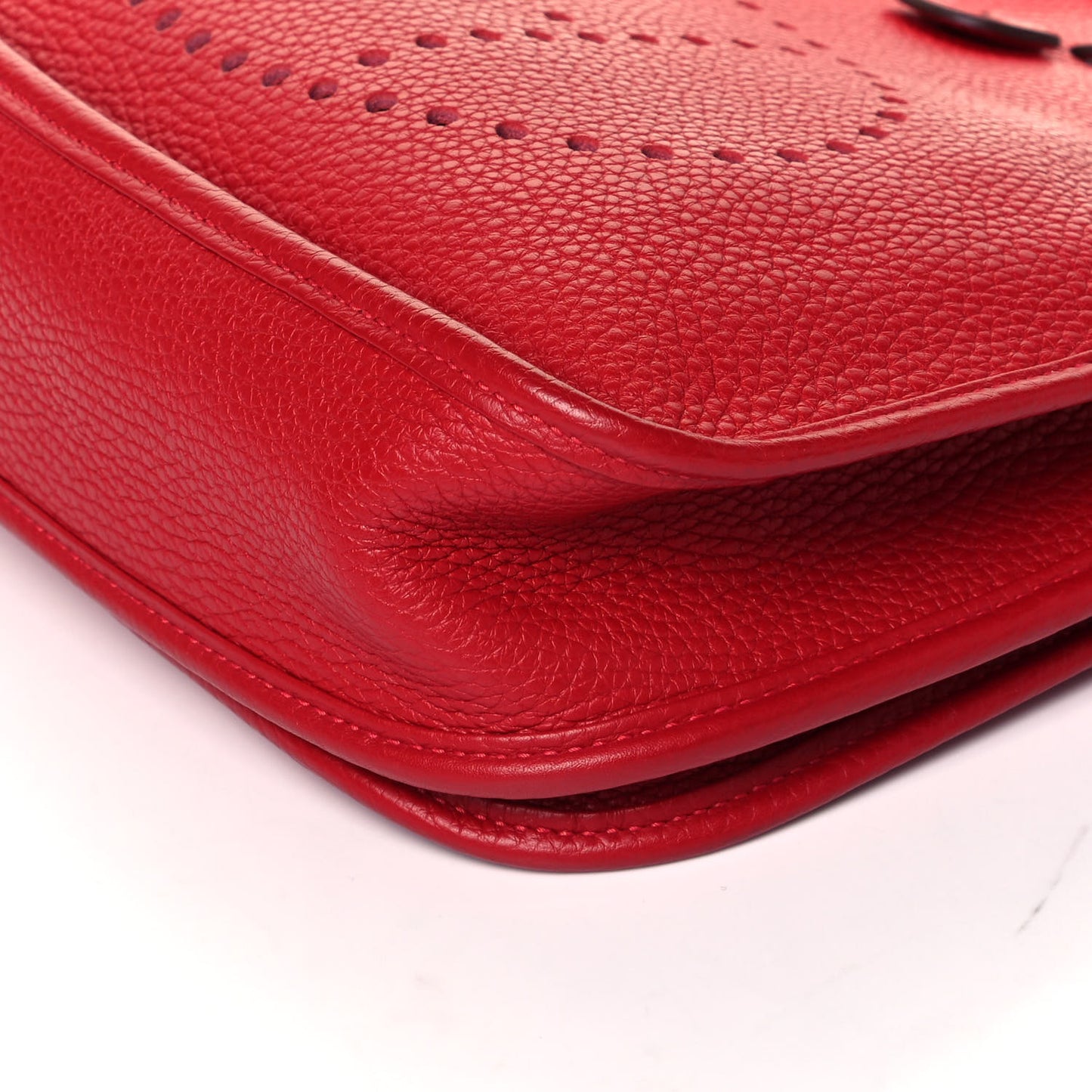 Taurillon Clemence Evelyne III PM Rouge Casaque