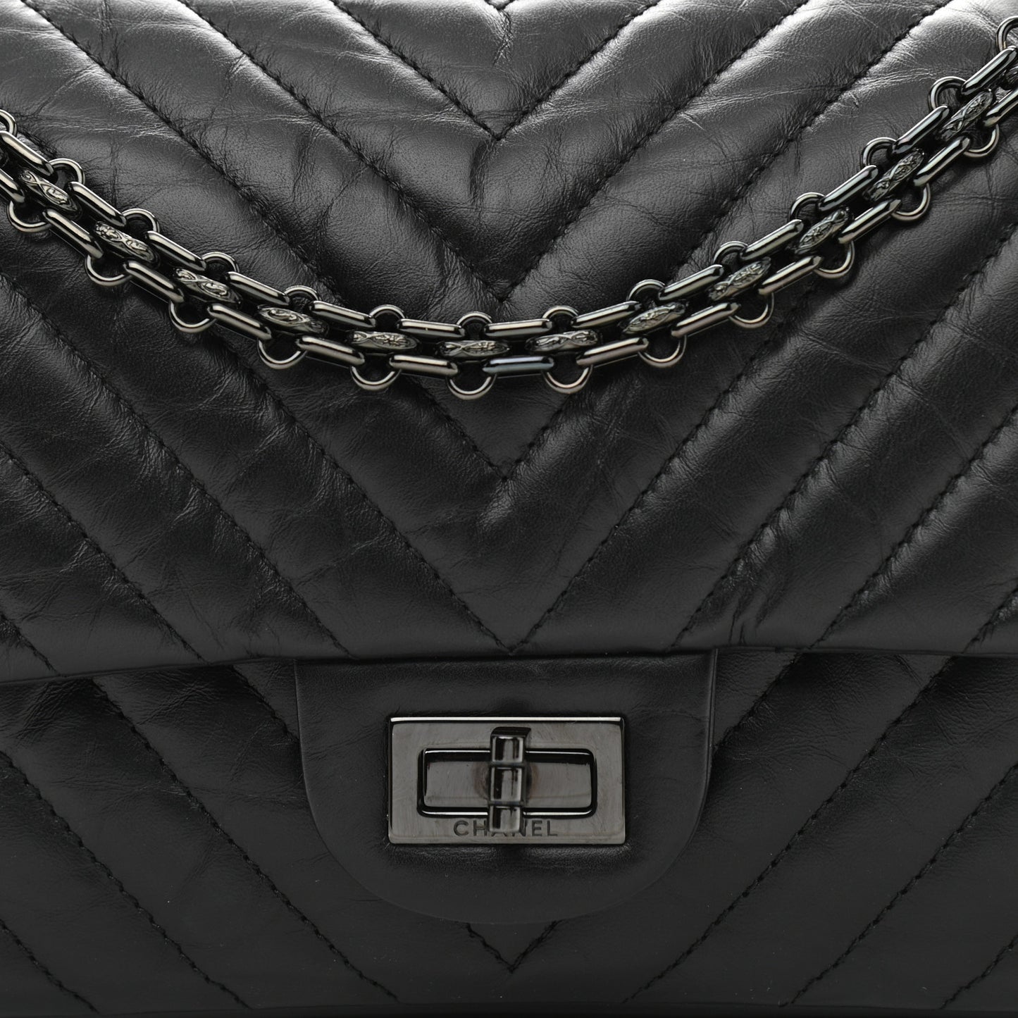 Aged Calfskin Chevron Quilted 2.55 Reissue 225 Flap So Black