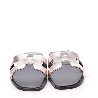 Hermes Metallic Nappa Oran Sandals 40 Or Vieilli 2 of 7