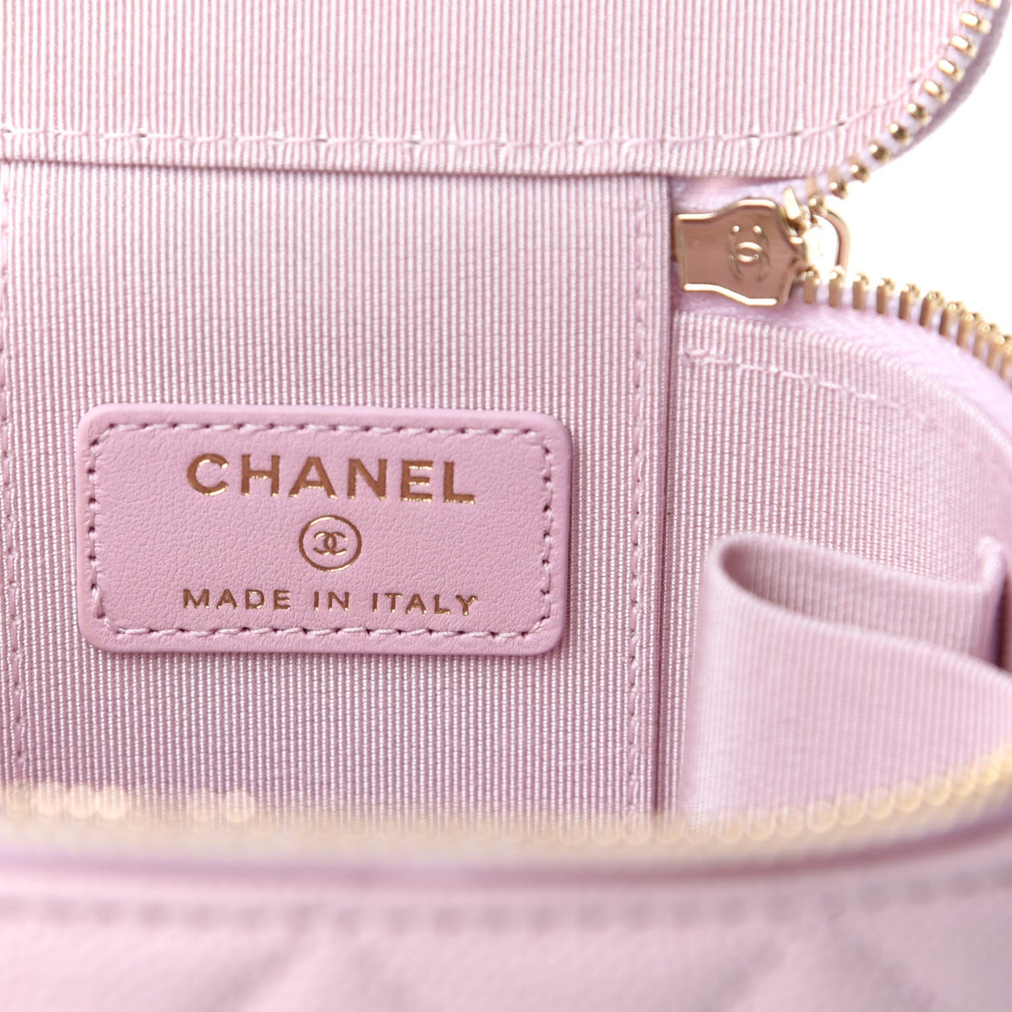 Caviar Quilted Mini Vanity Case With Chain Light Pink