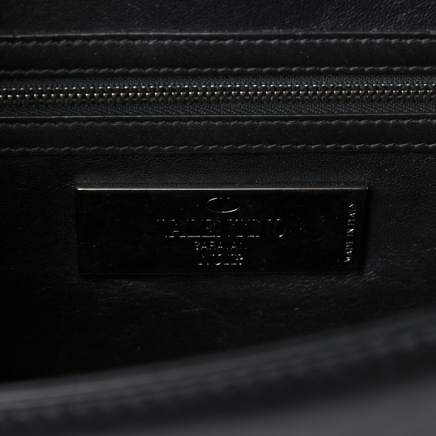 Valentino Garavani Vitello Medium Glam Lock Rockstud Flap Black 6 of 19