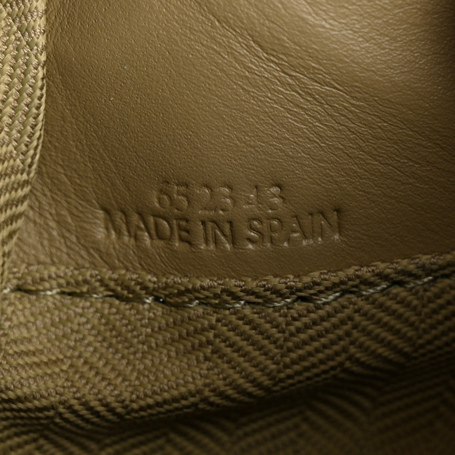 Loewe Calfskin Small Puzzle Bag Artichoke 8 of 11