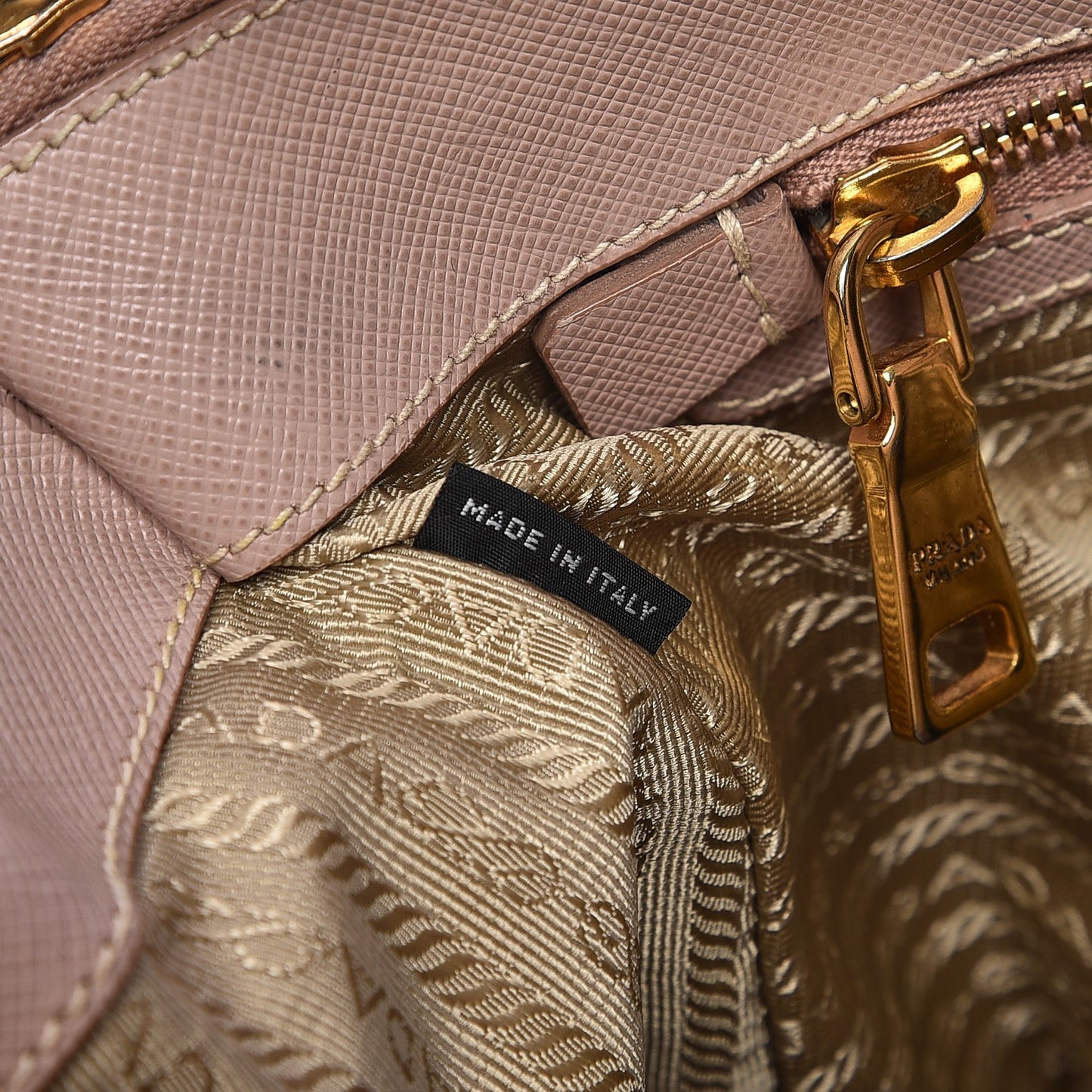 Saffiano Large Galleria Double Zip Tote Cammeo