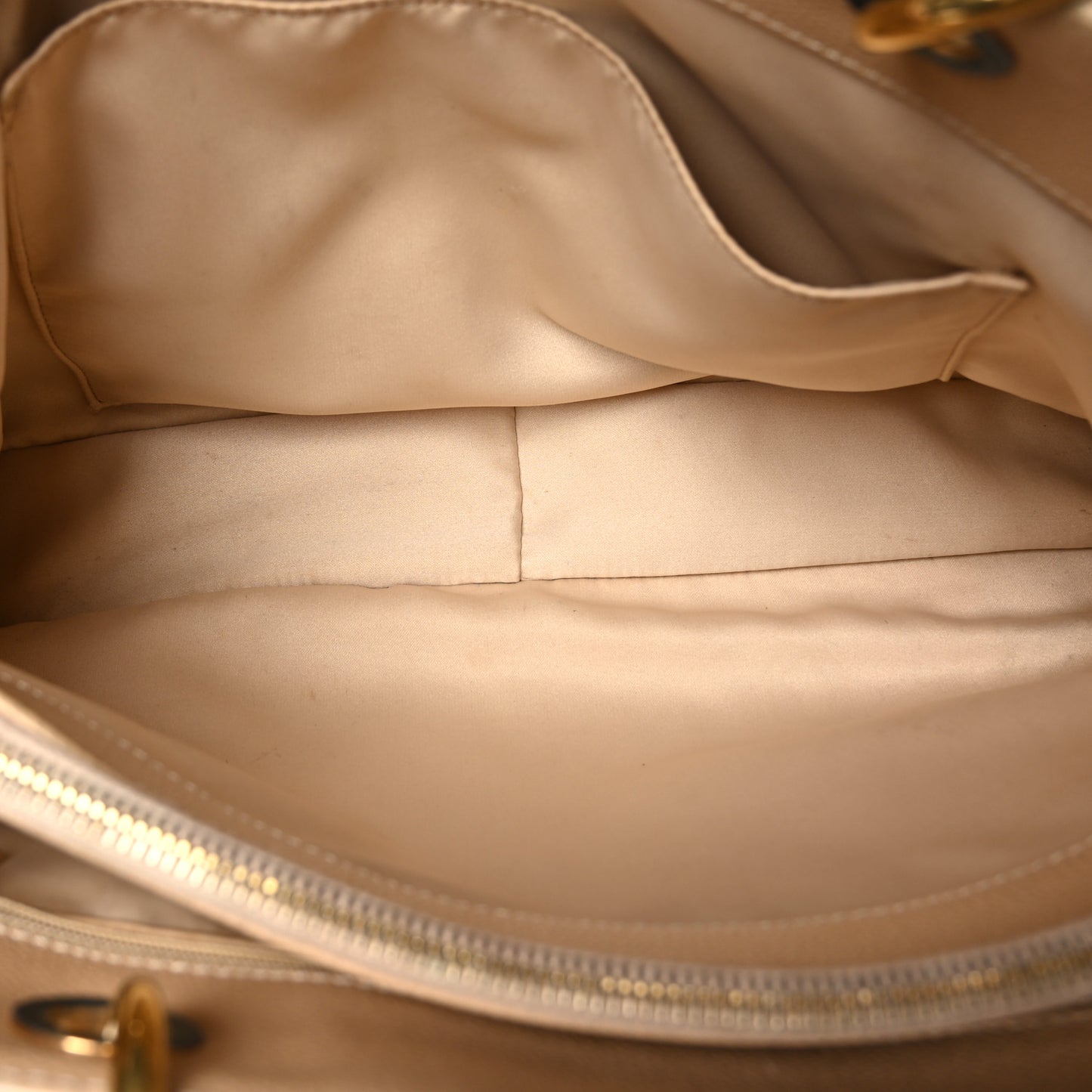 Caviar Quilted Grand Shopping Tote GST Beige Clair