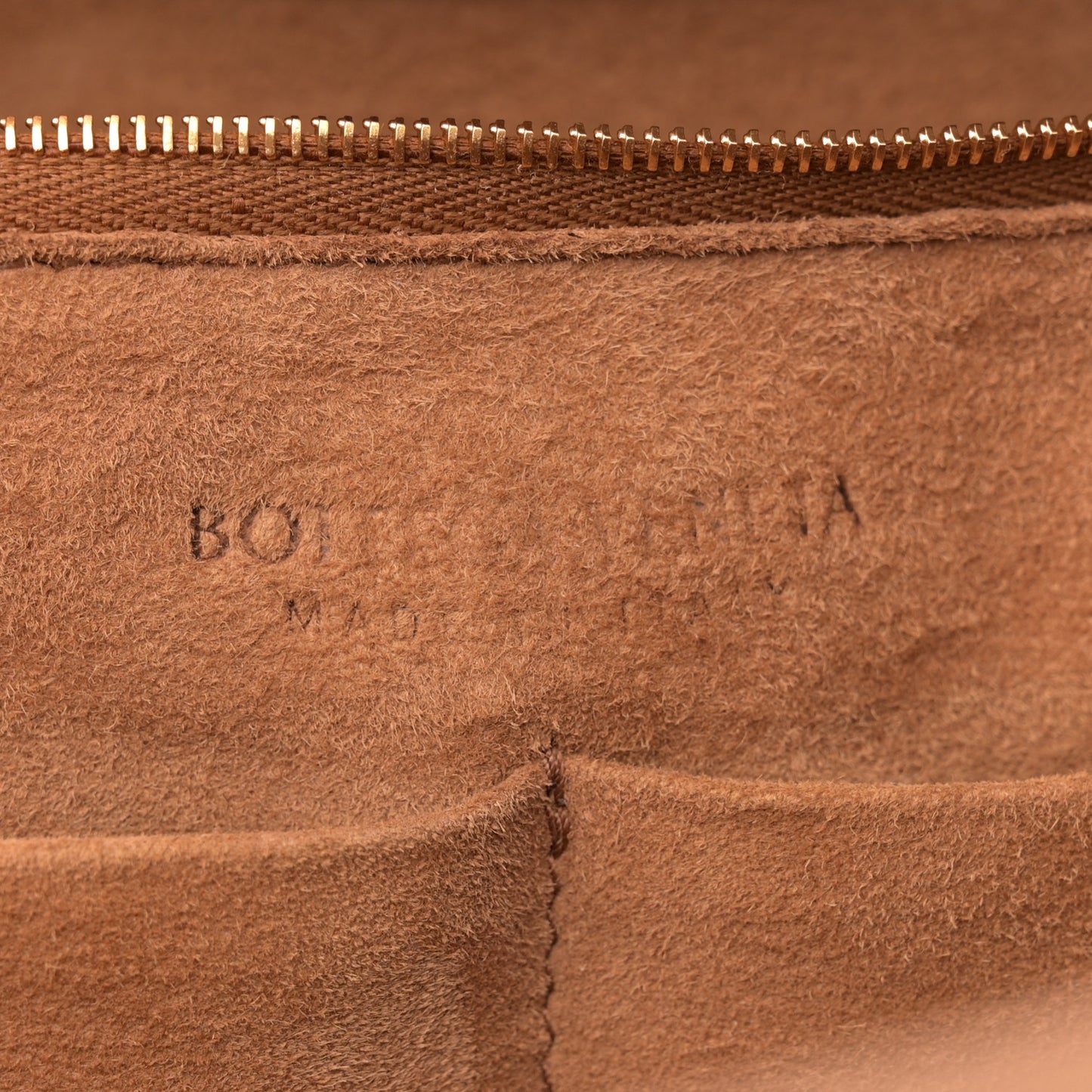Grained Calfskin Maxi Intrecciato Medium Arco Nude