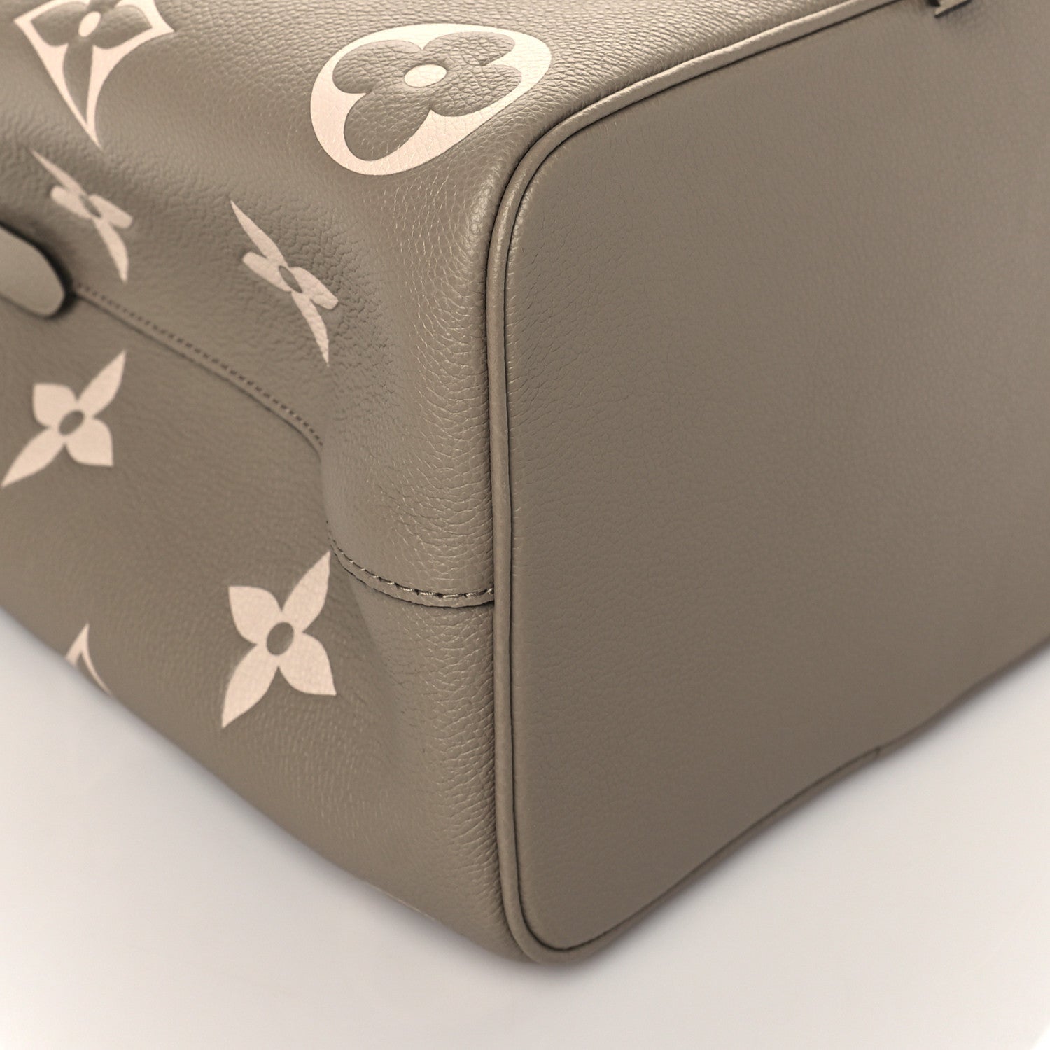 Louis Vuitton Empreinte Monogram Giant Neonoe MM Tourterelle Creme 8 of 9