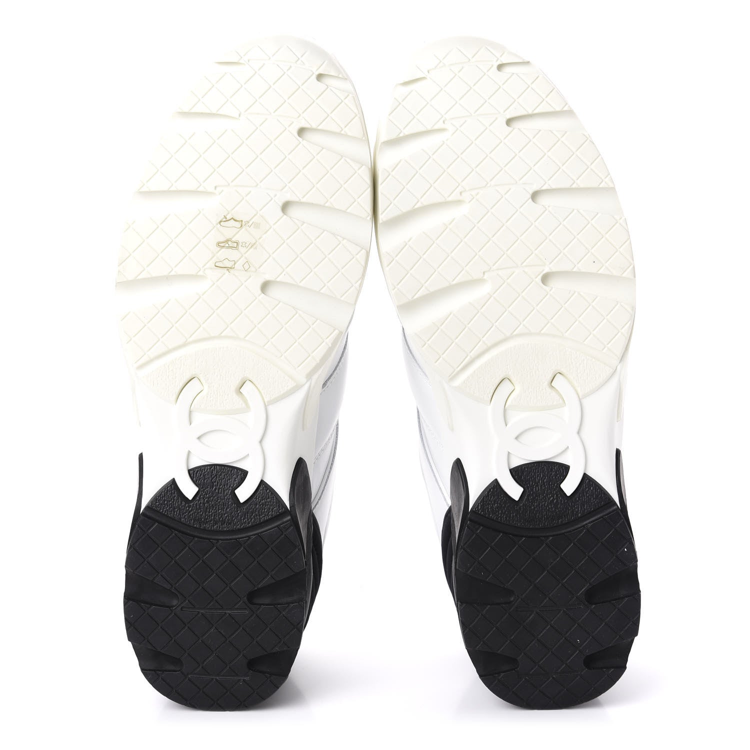 Chanel Calfskin Lambskin Womens CC Sneakers 40 White Black 5 of 9