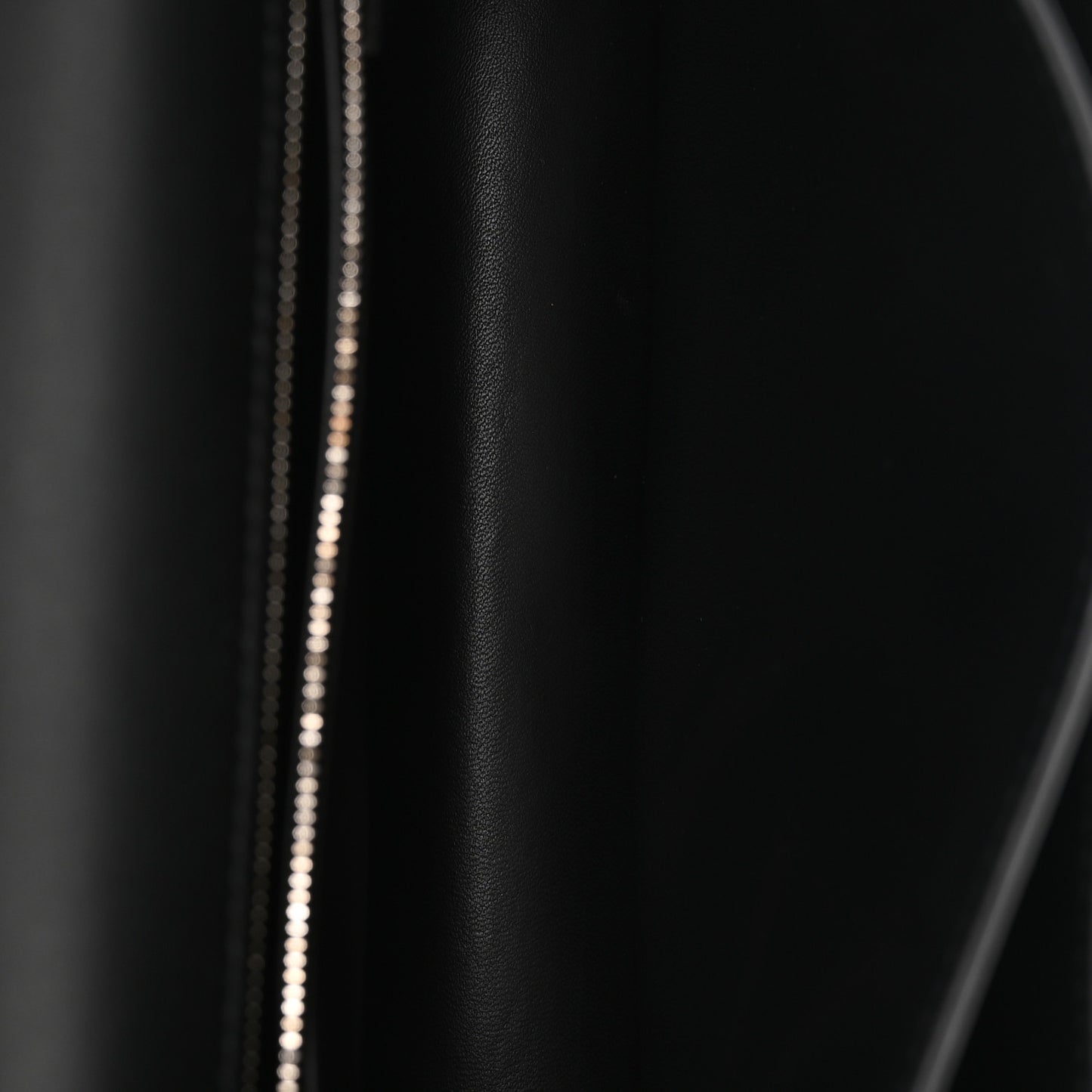 Madame Calfskin Lizard Constance 24 Black Ombre