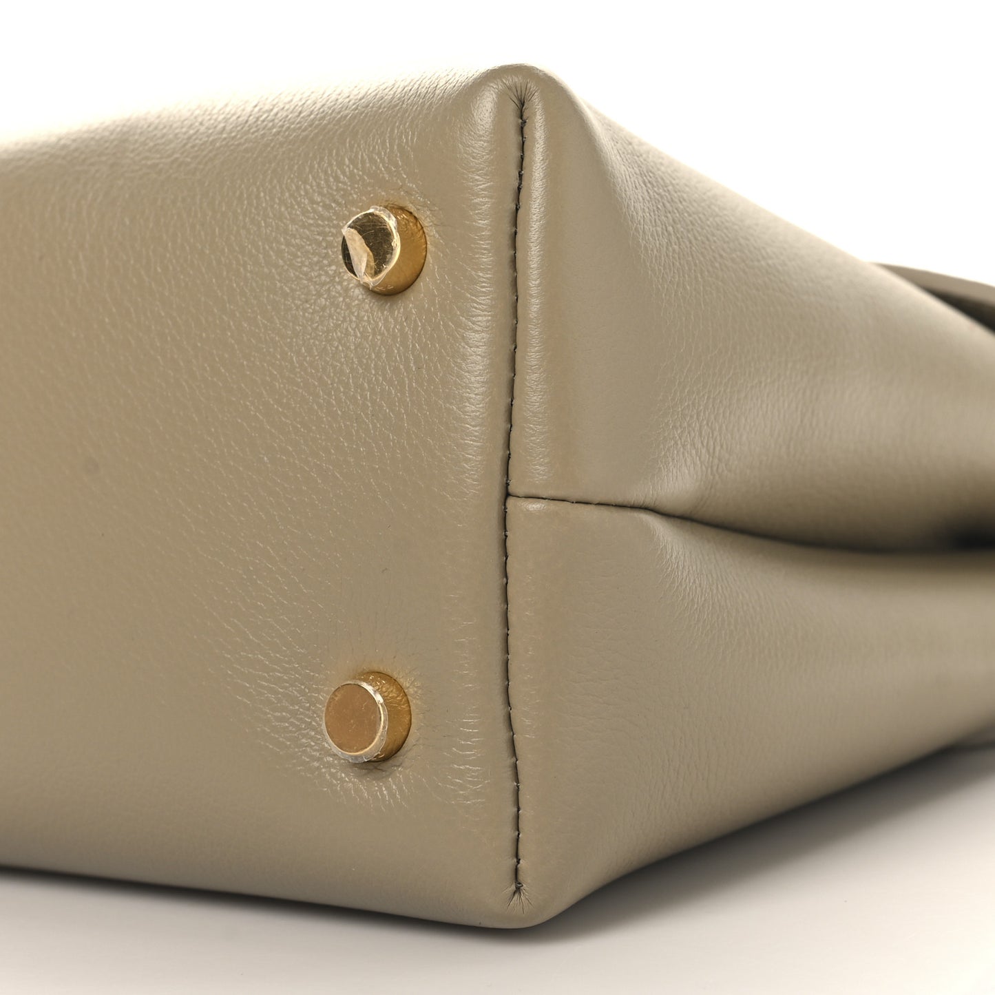 Supple Calfskin Medium Nino Cappuccino