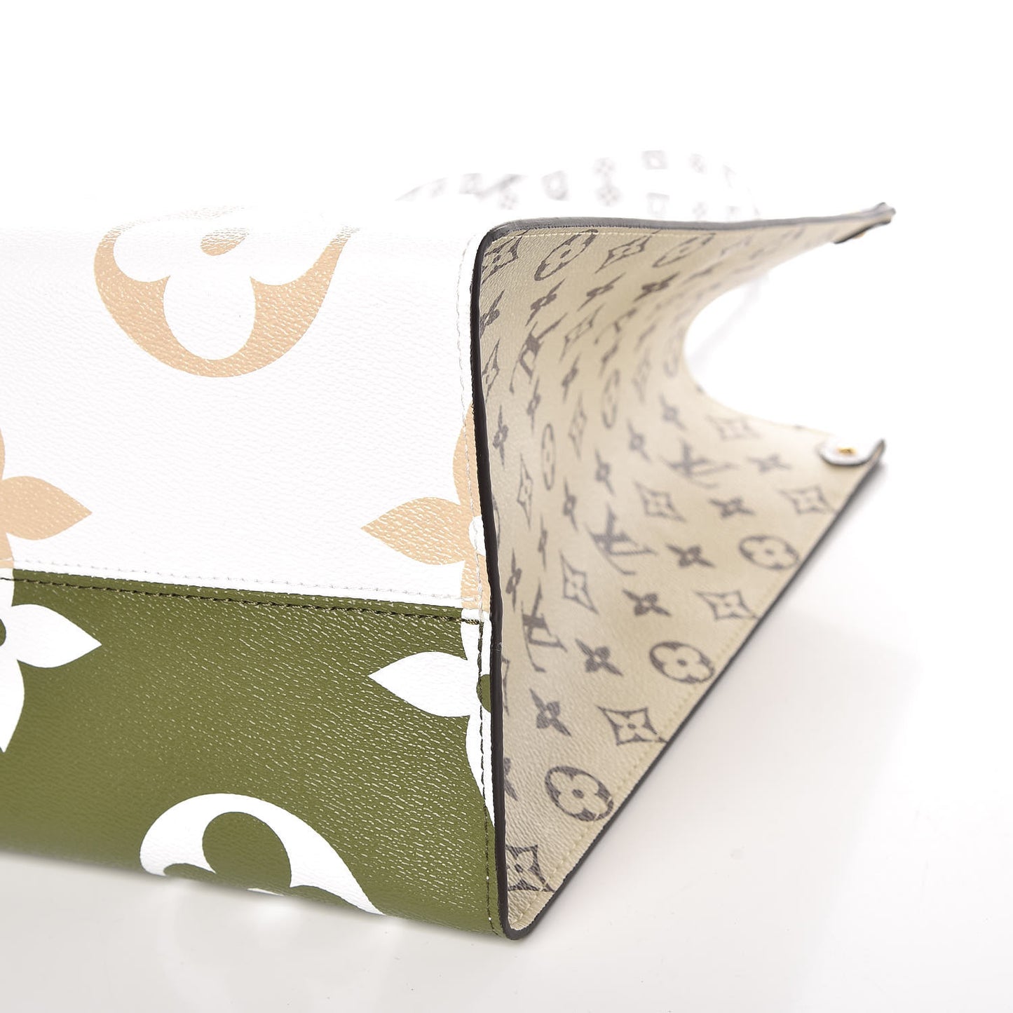 Monogram Giant Onthego GM Kaki Beige