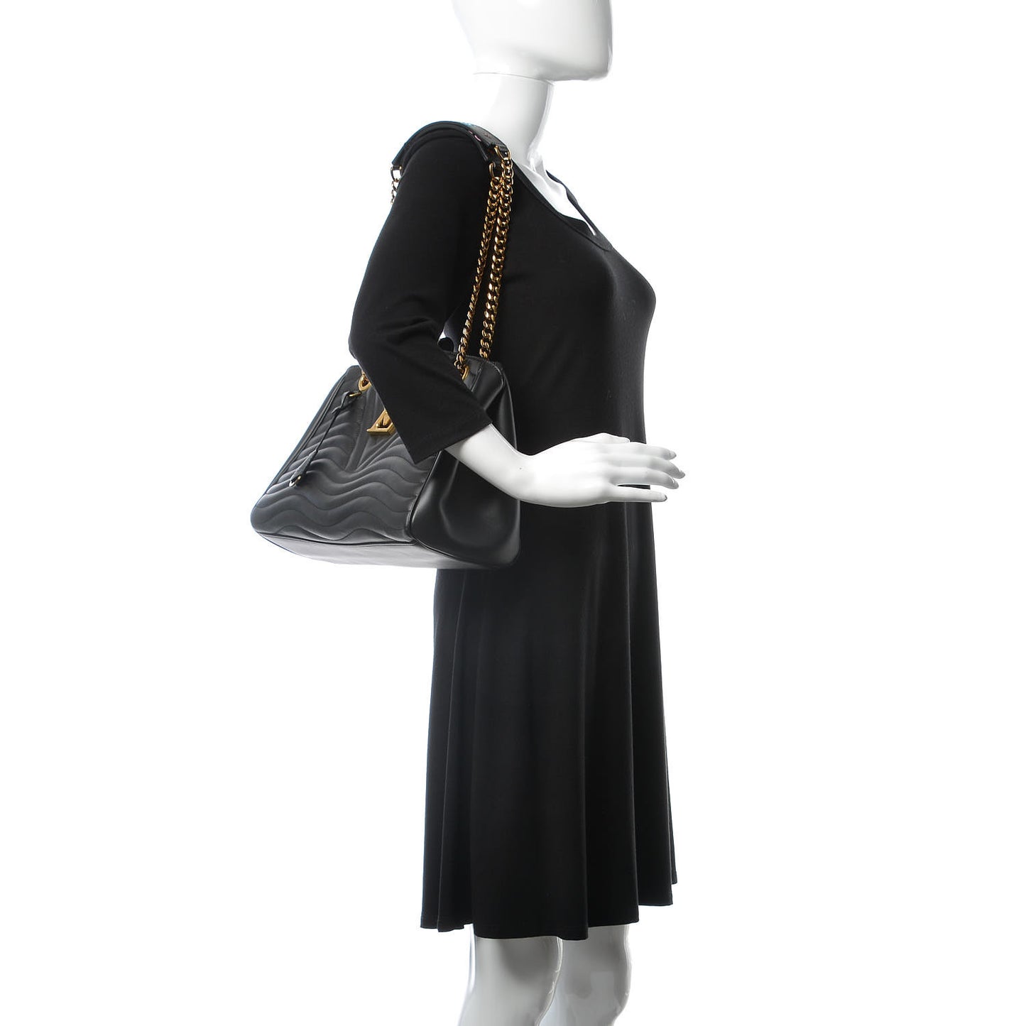 Calfskin New Wave Chain Tote Black