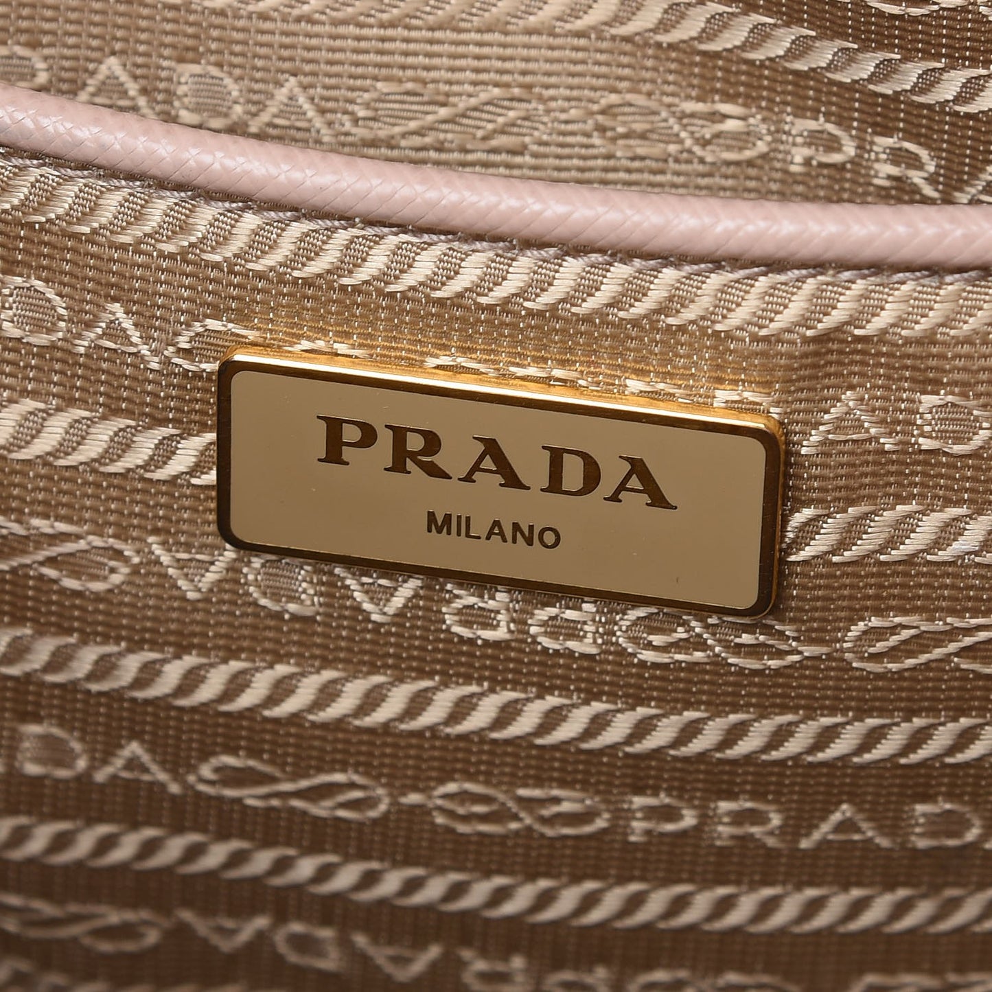 Saffiano Lux Large Tote Cammeo