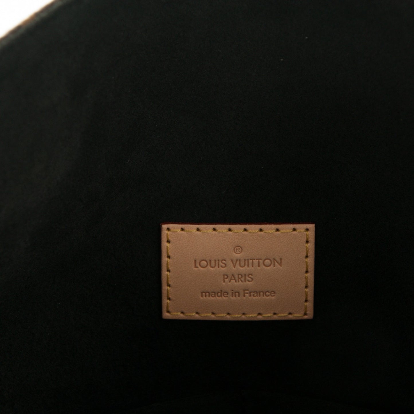 Monogram Gaia Black