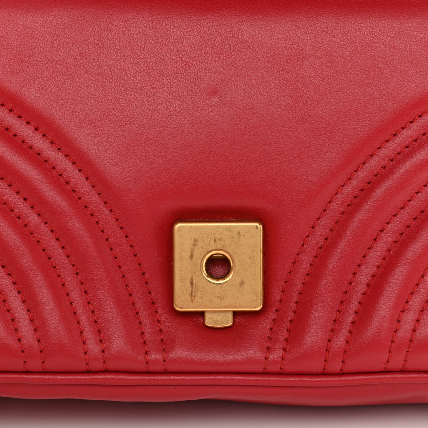 Calfskin Matelasse Mini GG Marmont Shoulder Bag Hibiscus Red