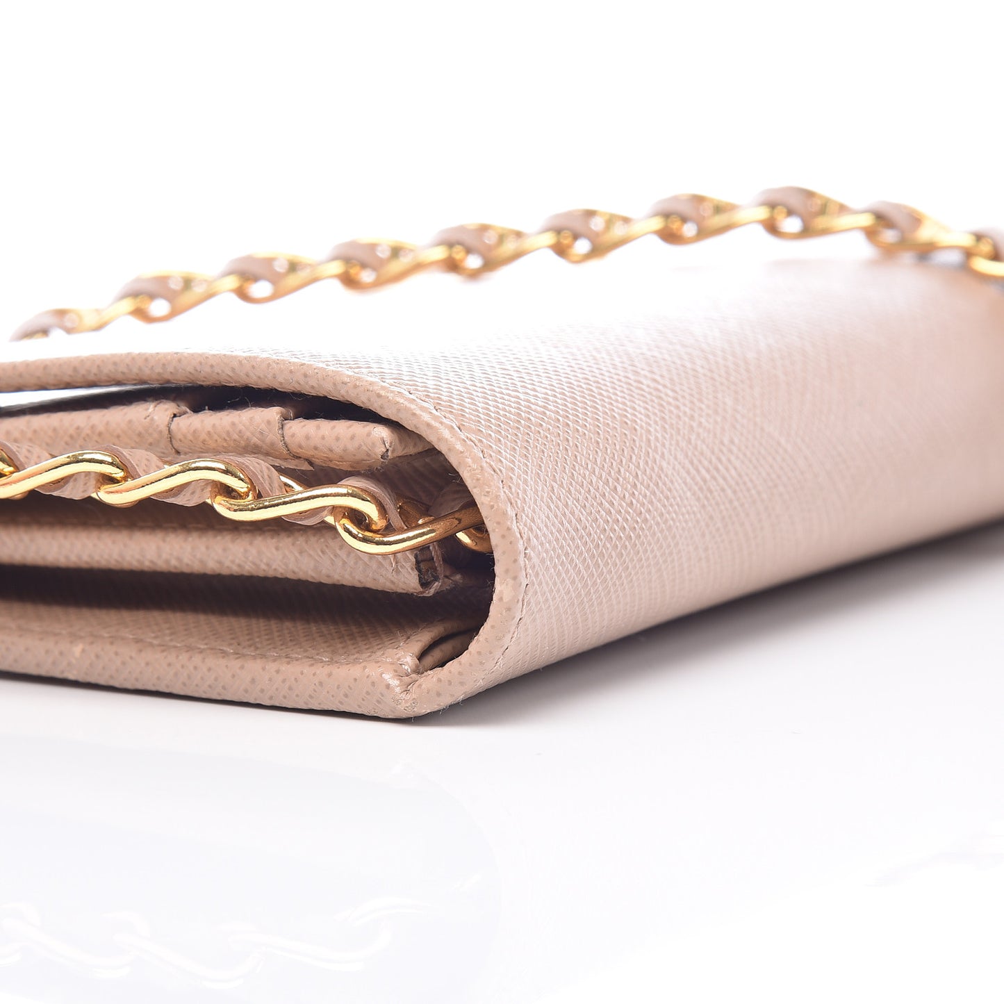 Saffiano Metal Oro Chain Wallet Cammeo