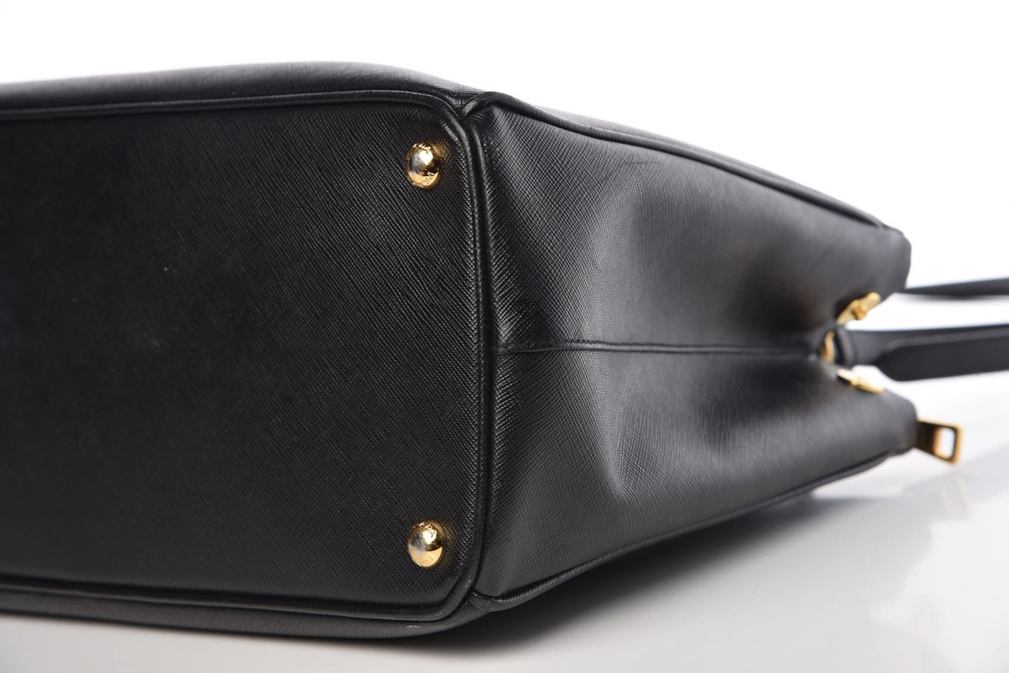 Saffiano Medium Galleria Double Zip Tote Black