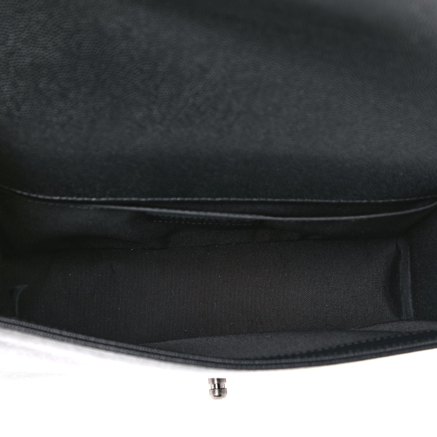 Caviar Quilted Medium Boy Flap Black