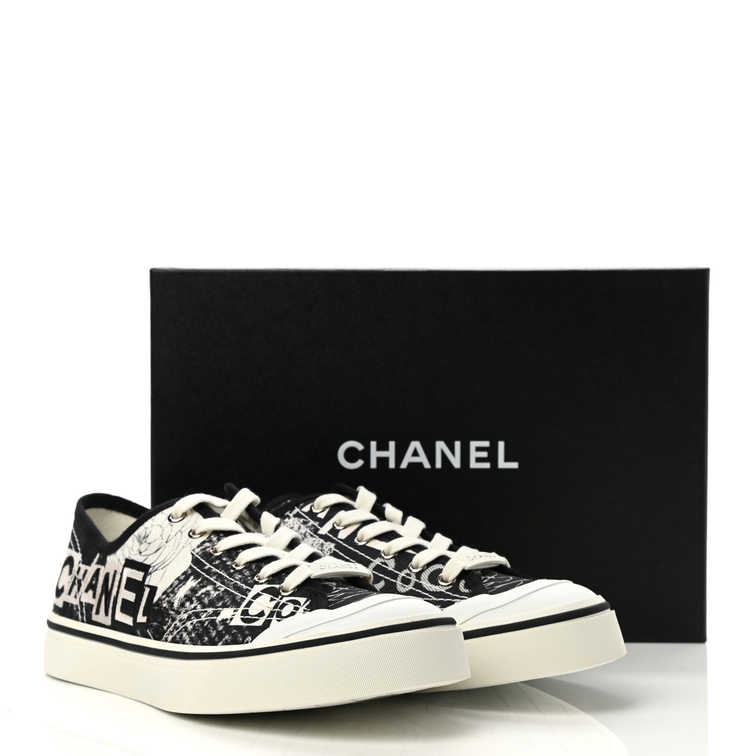 Chanel Printed Fabric Low Top Logo Sneakers 40.5 White Black 10 of 10