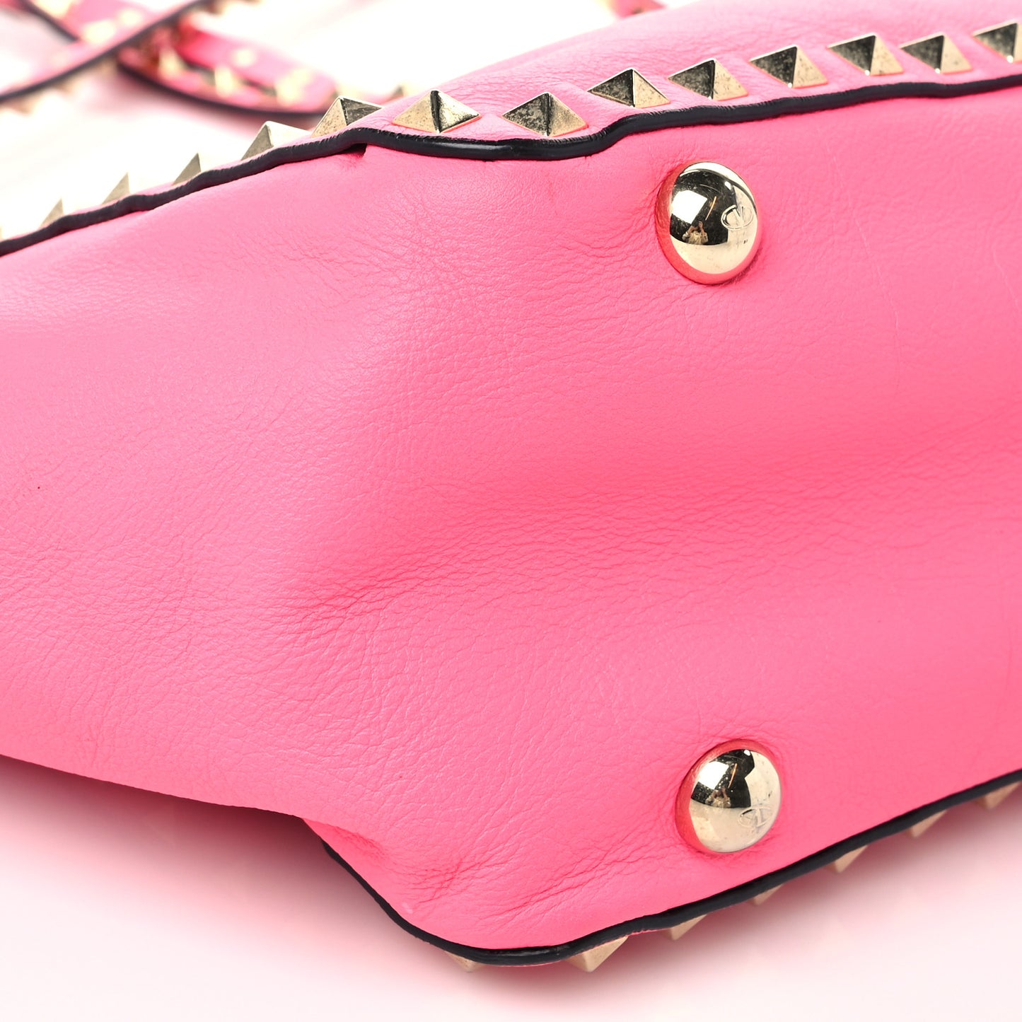 Vitello Small Rockstud Tote Fuxia Fluo