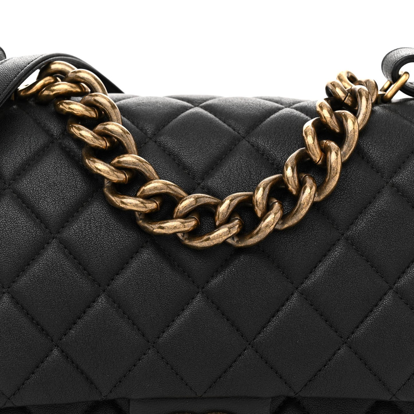 Shiny Sheepskin Quilted Large Trapezio Flap Black