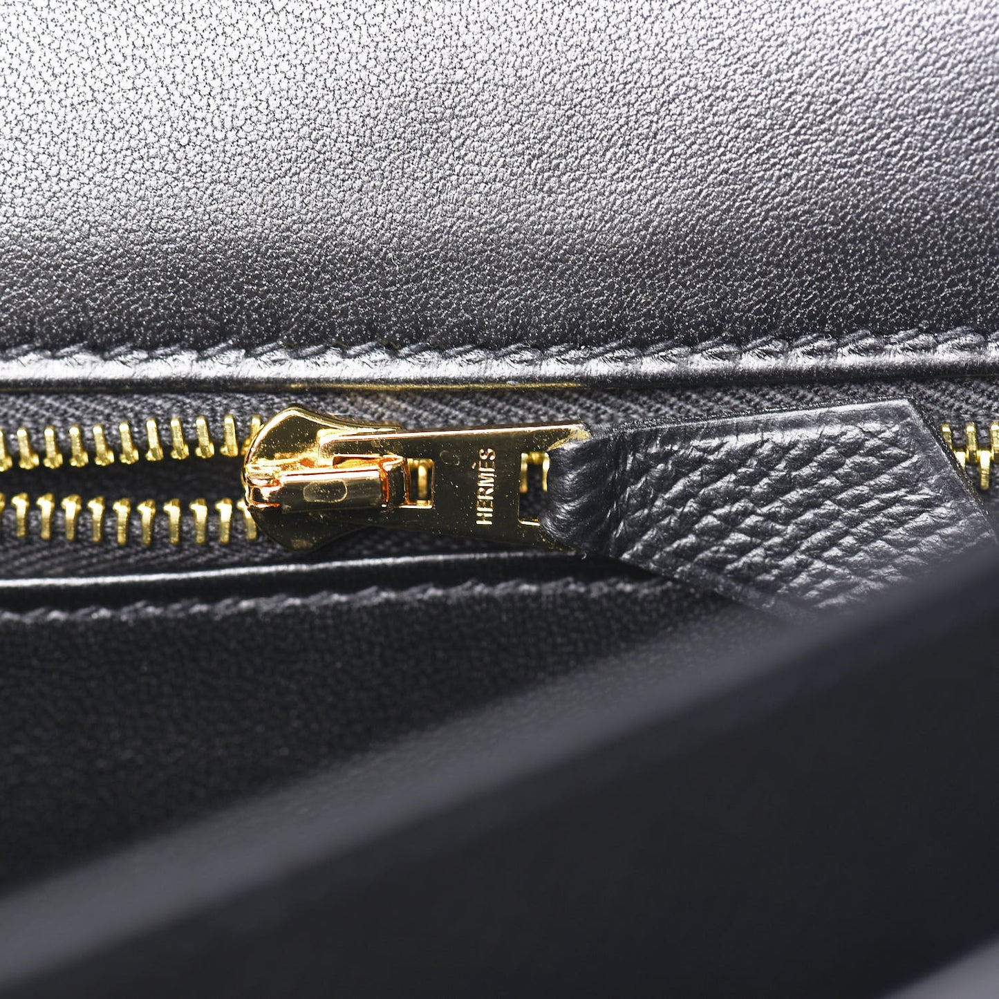 Epsom Constance 24 Black