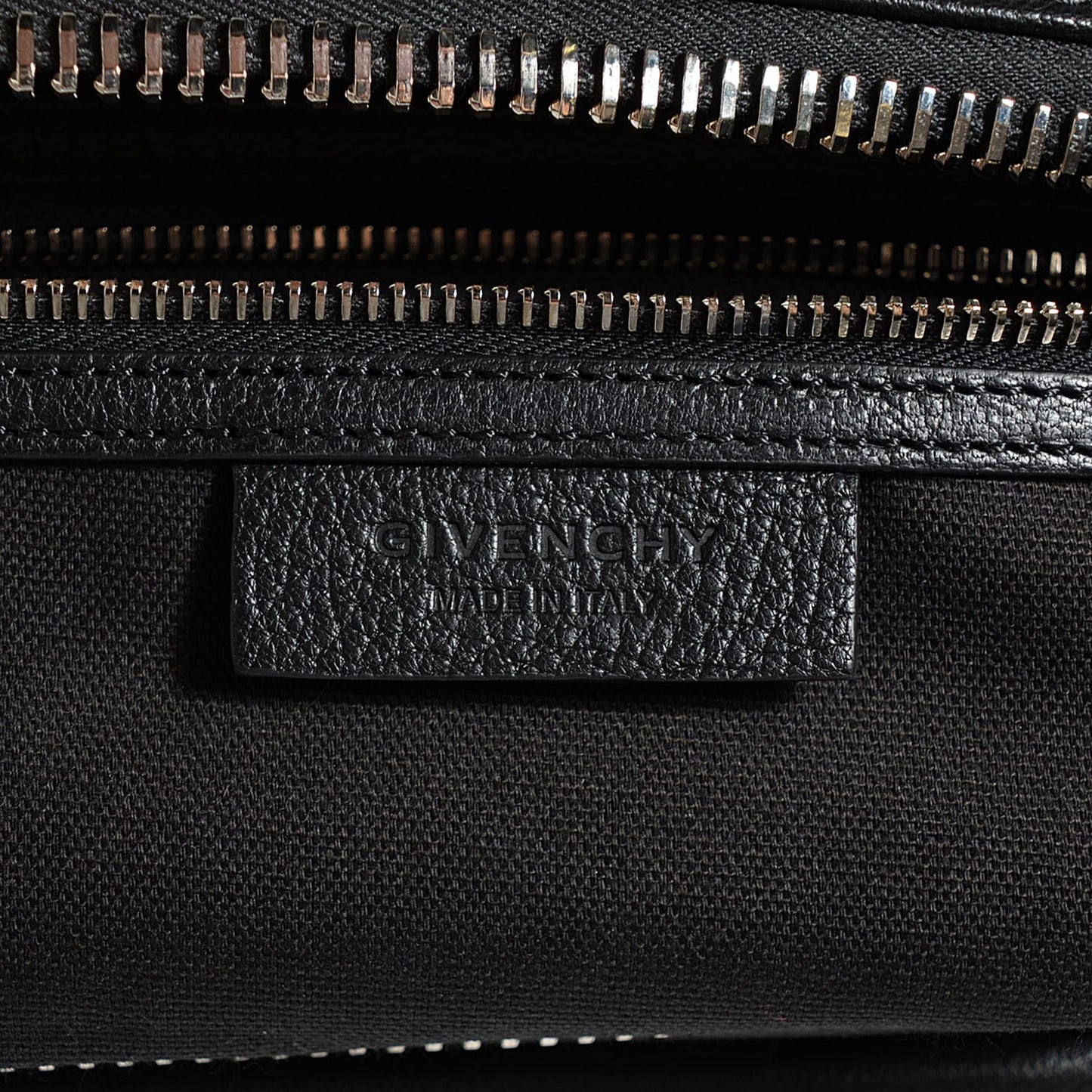 Sugar Goatskin Medium Antigona Black