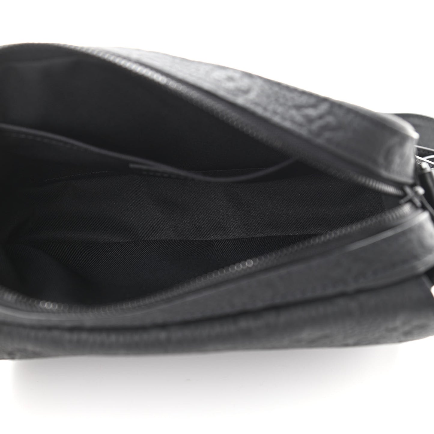 Taurillon Monogram Steamer Messenger Black