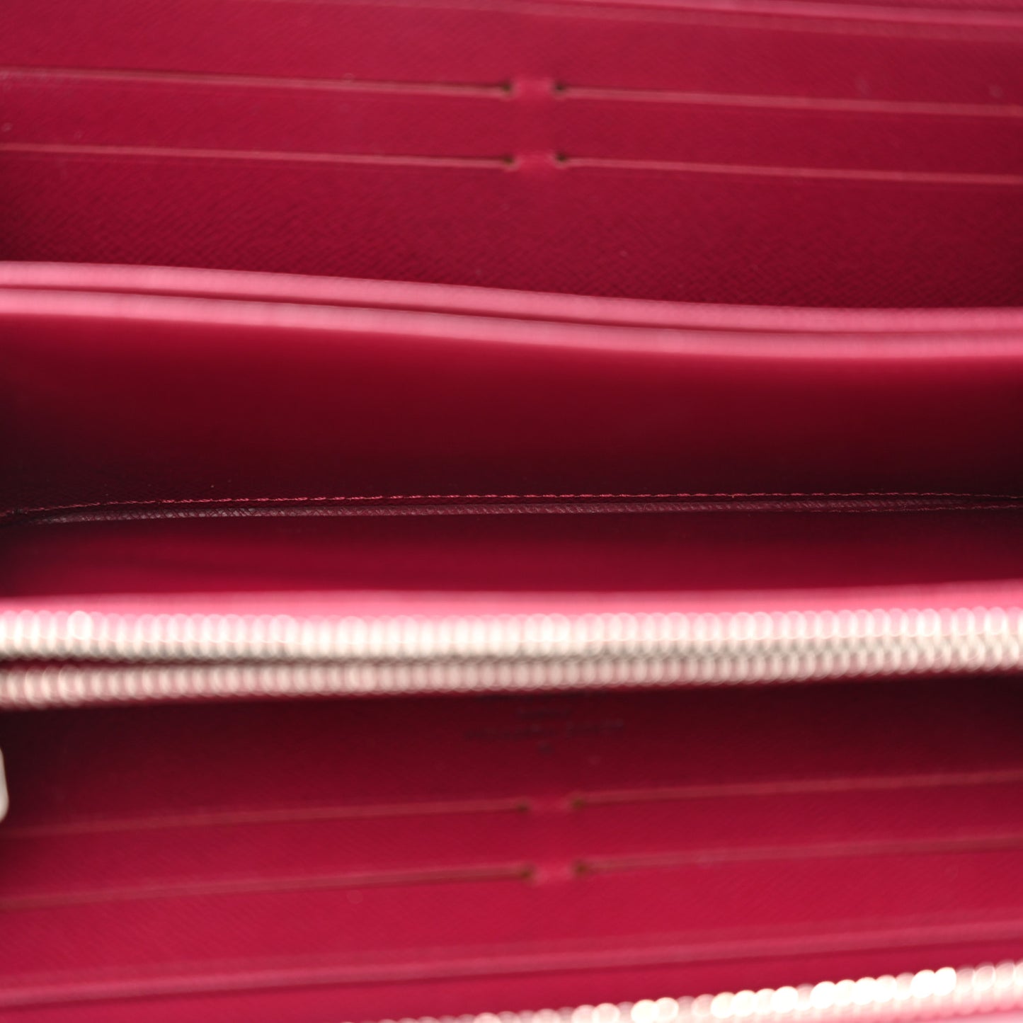 Epi Zippy Wallet Fuchsia
