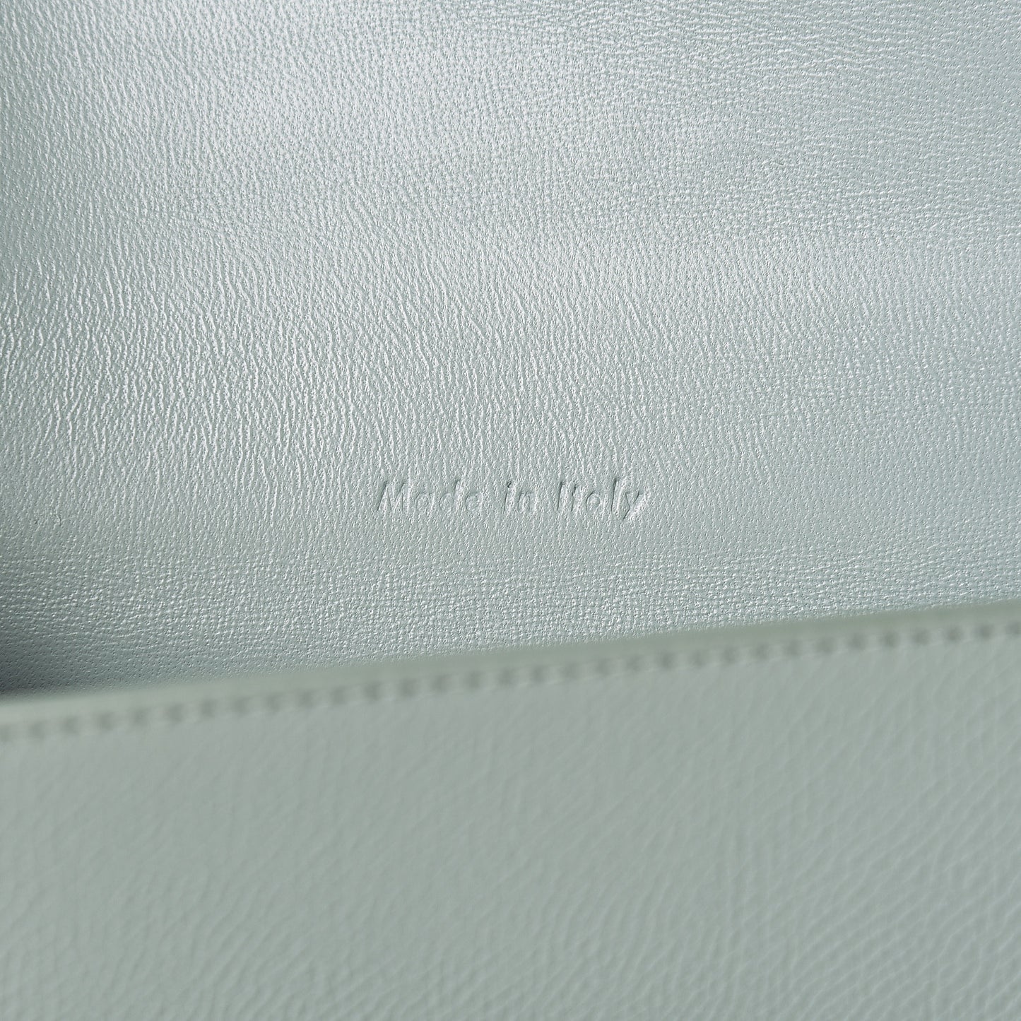 Grained Calfskin Compact Trotteur Cloud