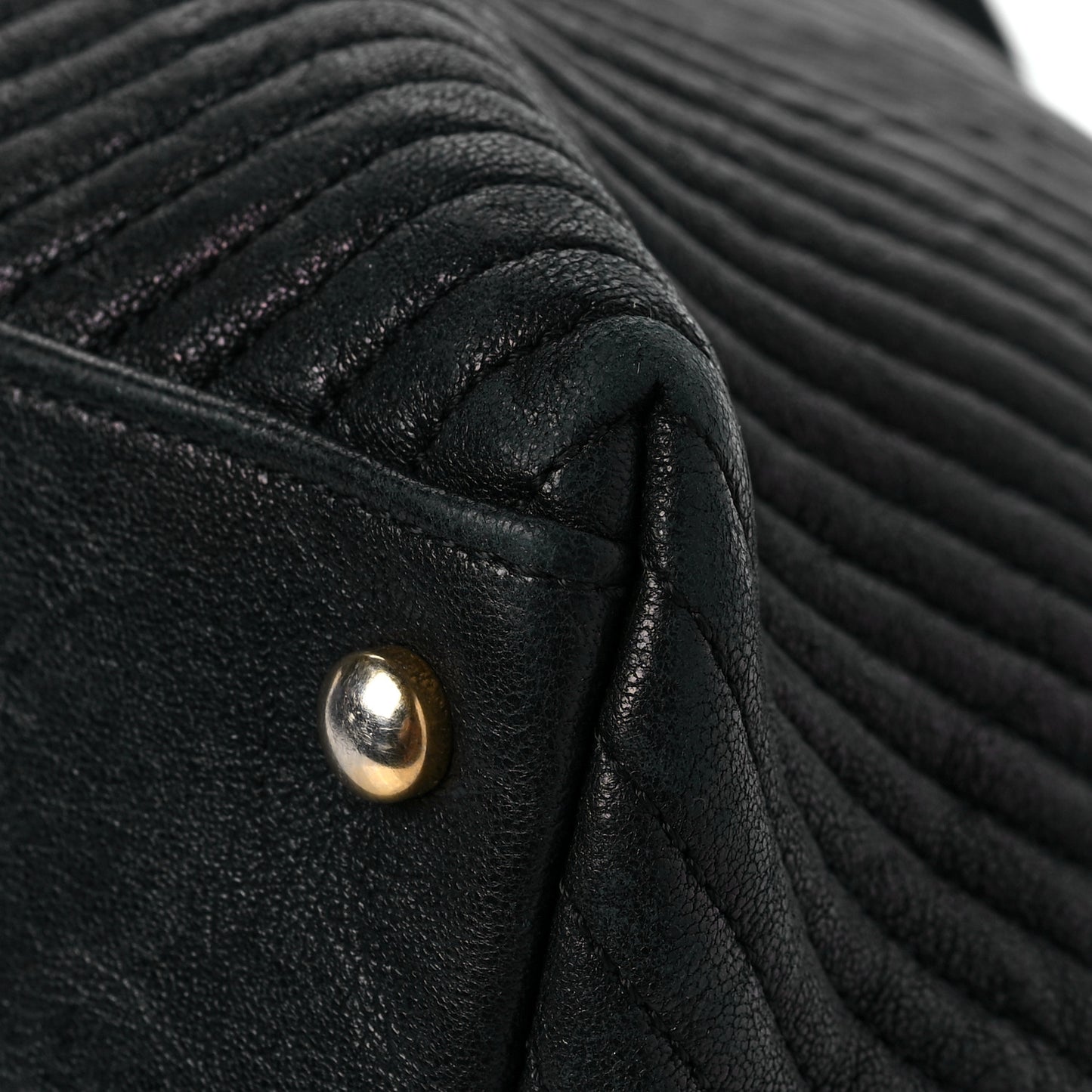 Wrinkled Lambskin Chevron Quilted Large Surpique Tote Black