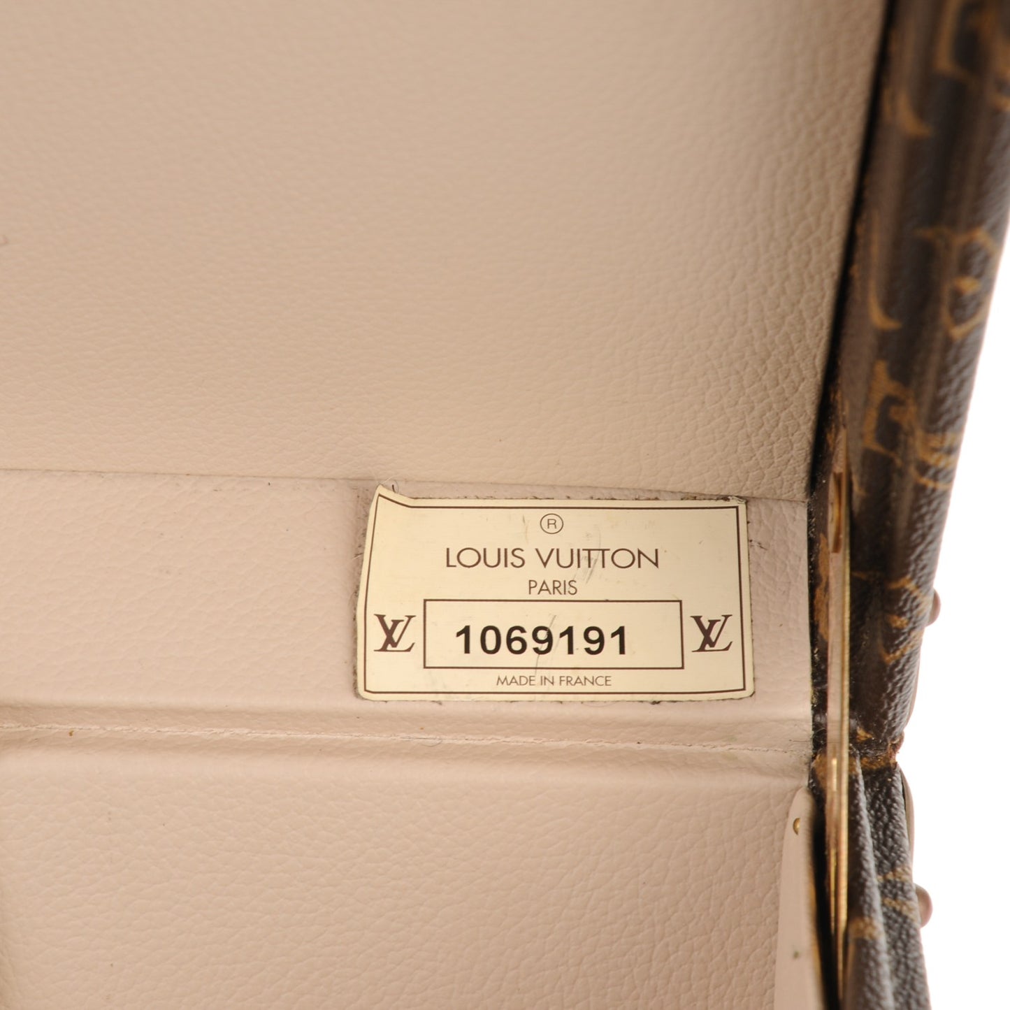 Monogram Bisten 55
